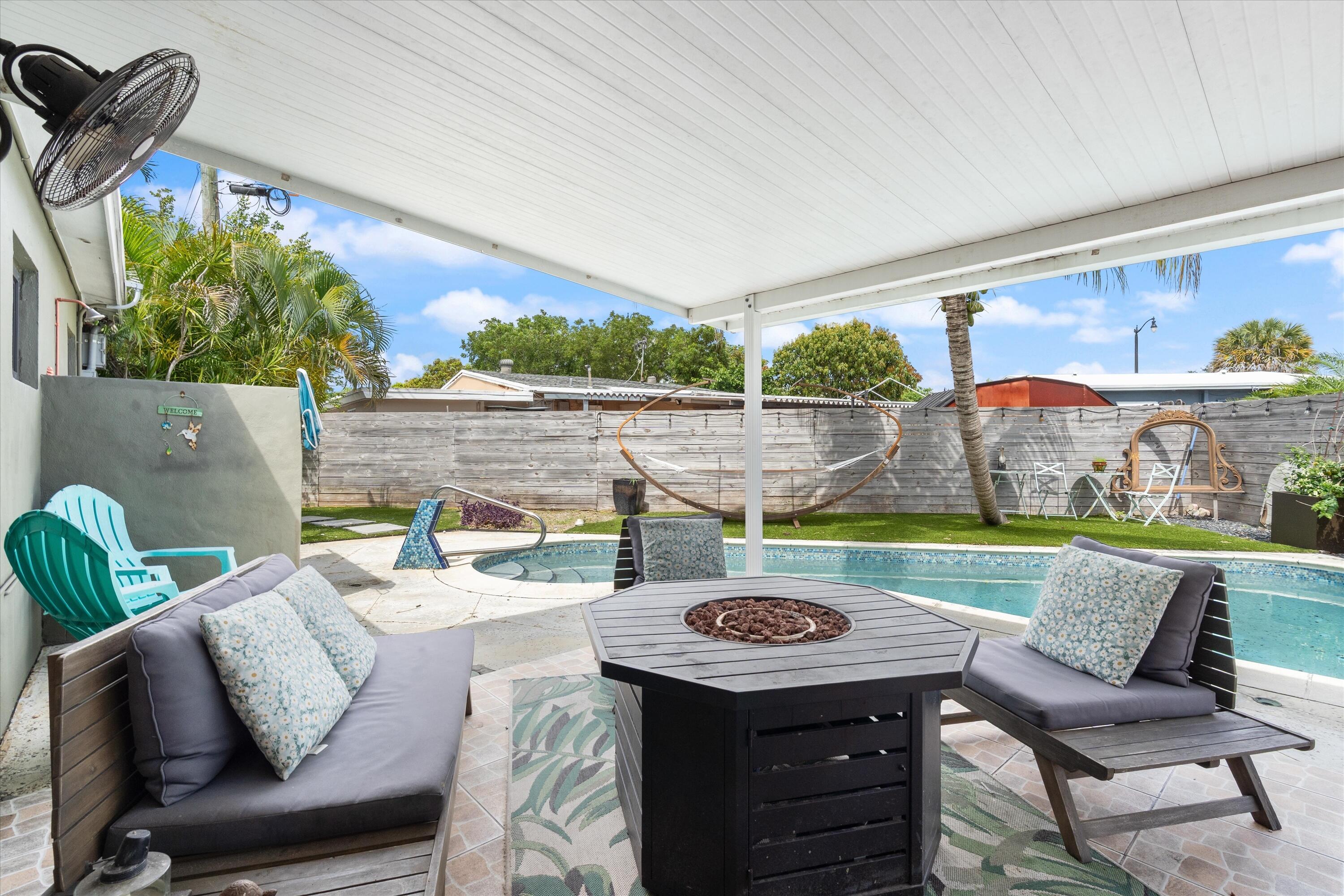 COLLIER MANOR 4TH ADD - Residential