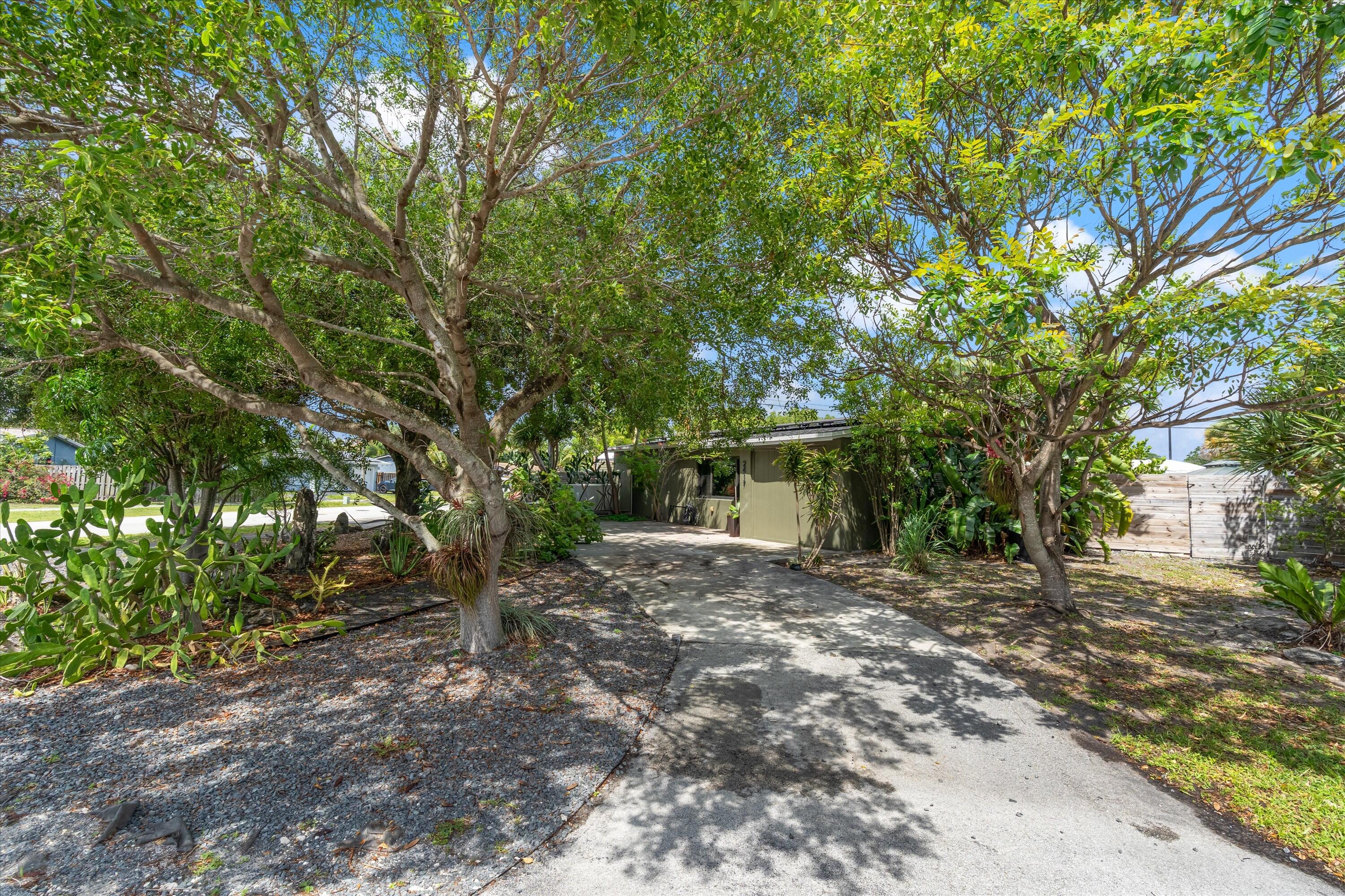 COLLIER MANOR 4TH ADD - Residential