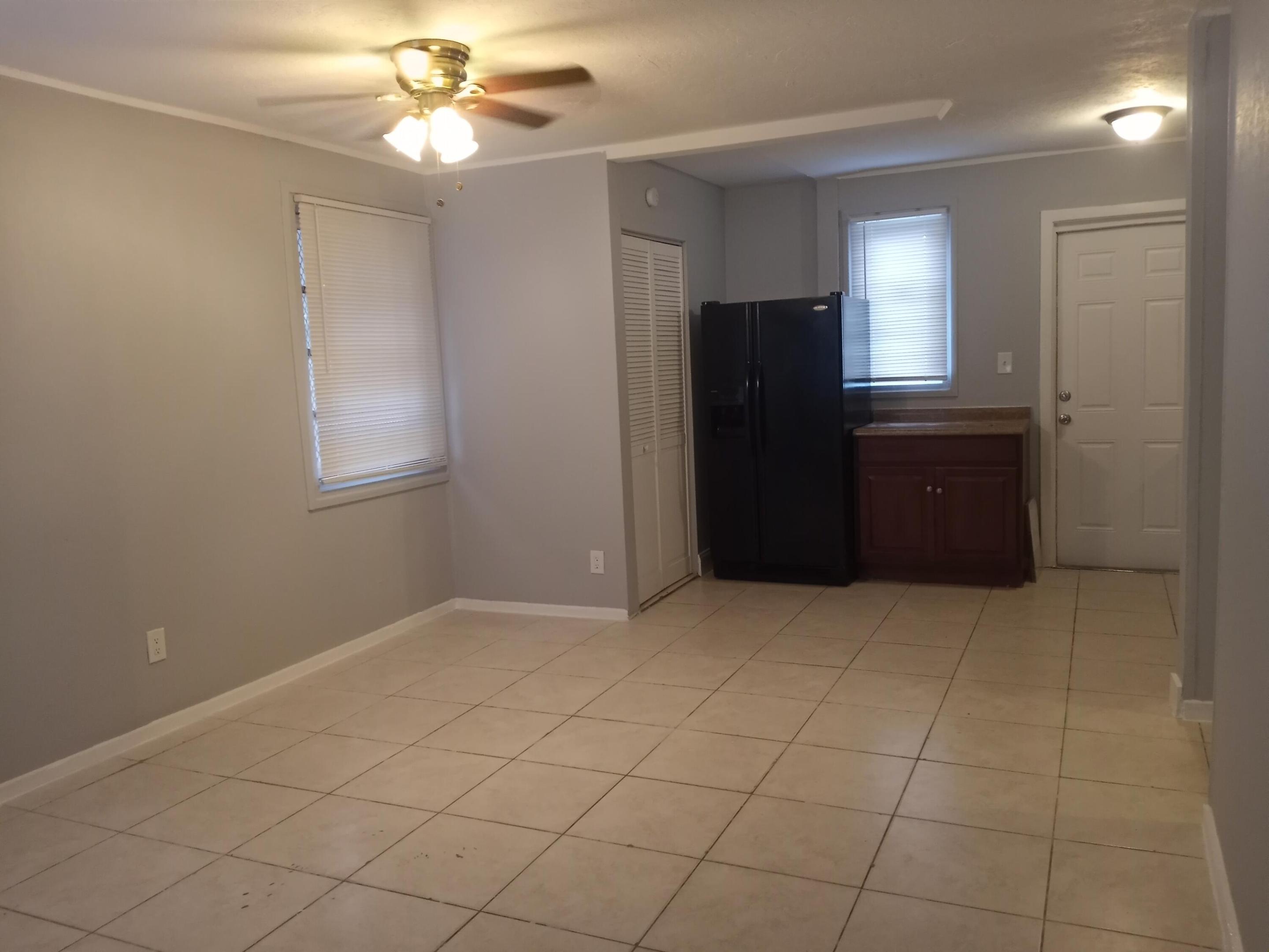 RIVIERA BEACH HEIGHTS ADD 3 - Residential Lease