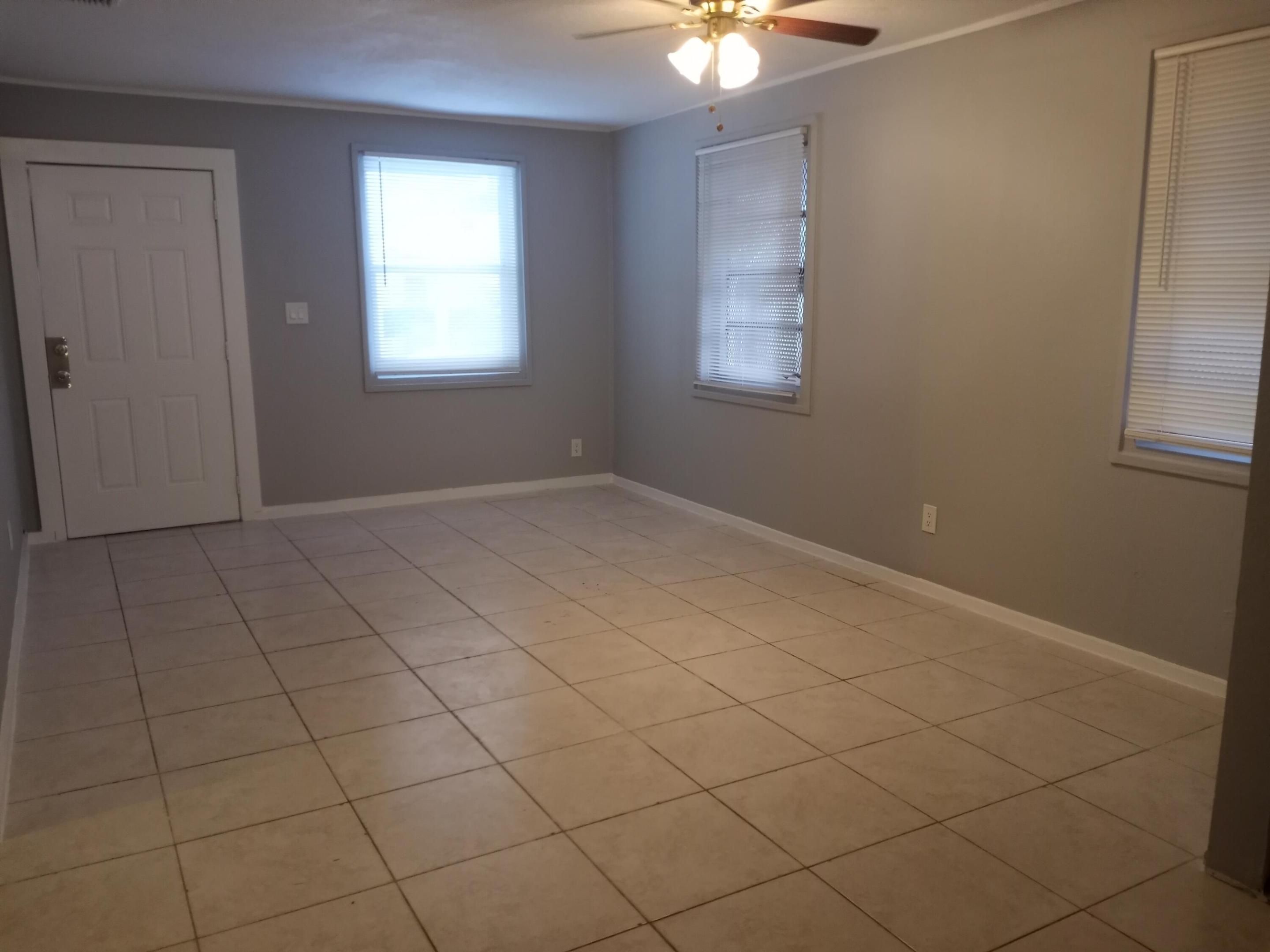 RIVIERA BEACH HEIGHTS ADD 3 - Residential Lease