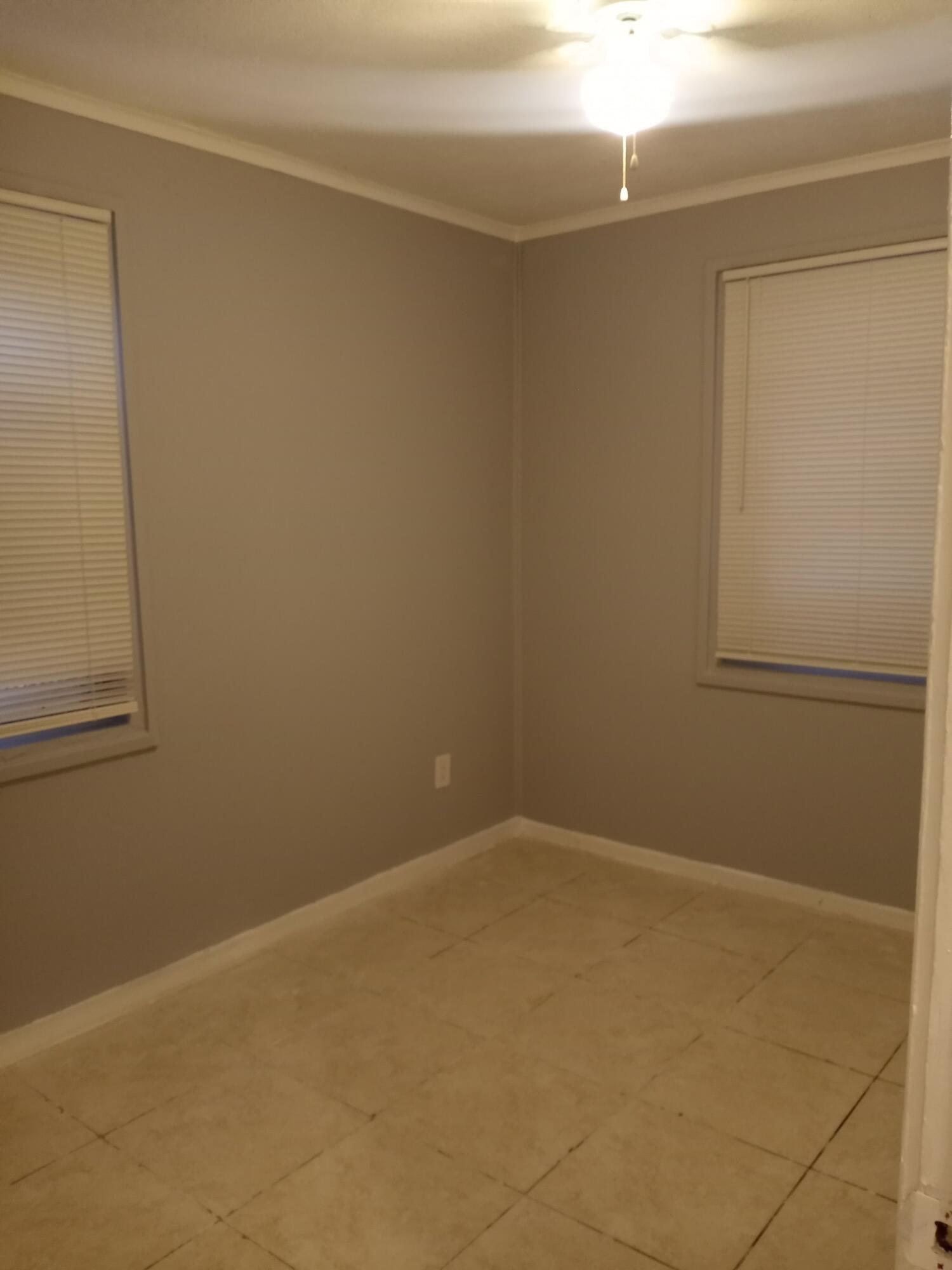 RIVIERA BEACH HEIGHTS ADD 3 - Residential Lease