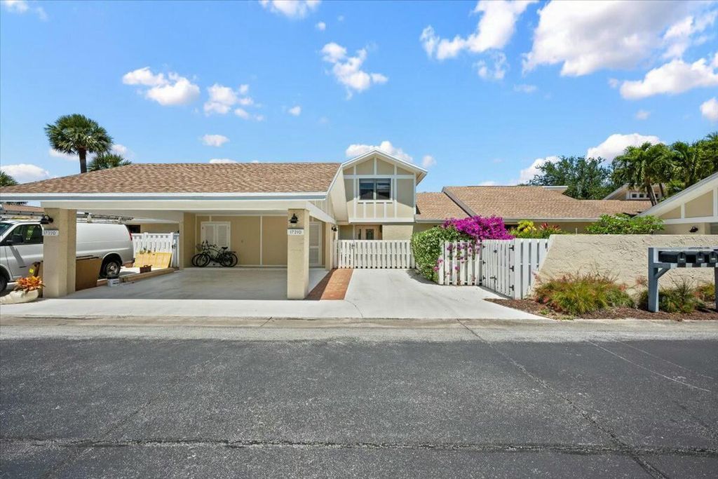 Photo of 17210 Fownes Crescent, Jupiter, FL 33477 (MLS # R11116901)