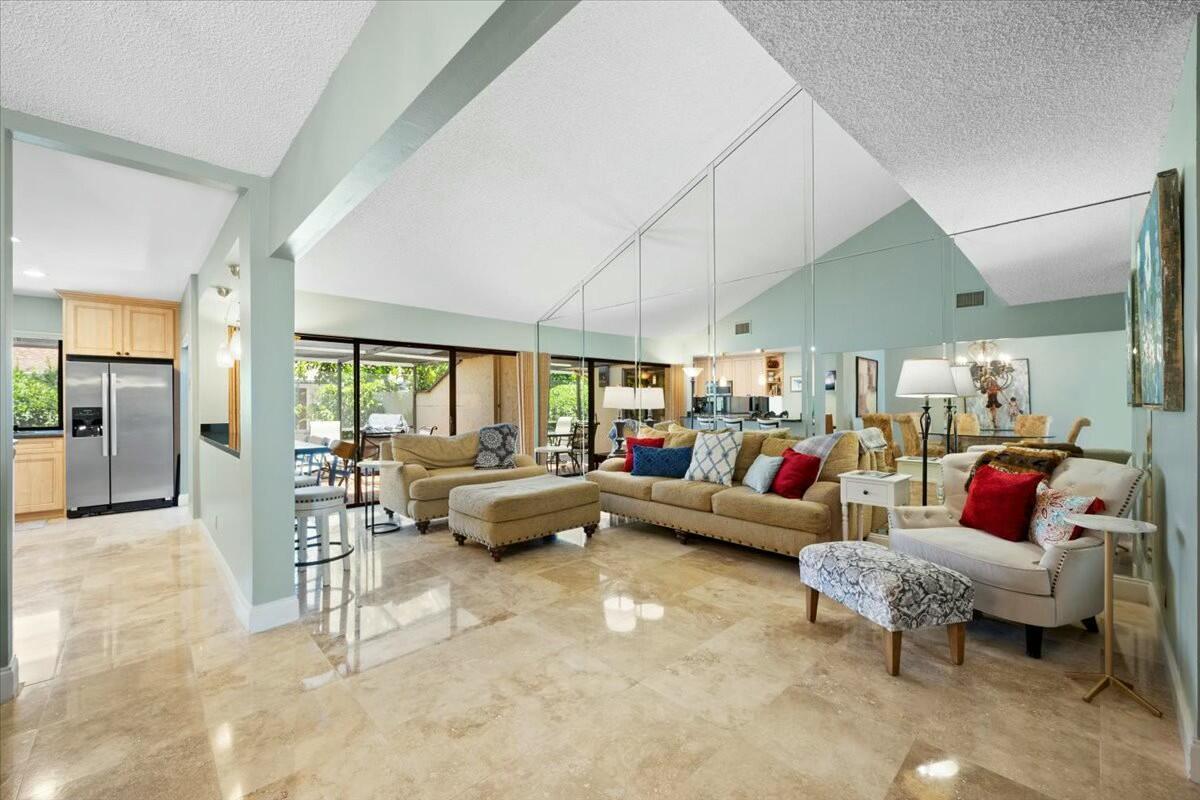 17210 Fownes Crescent