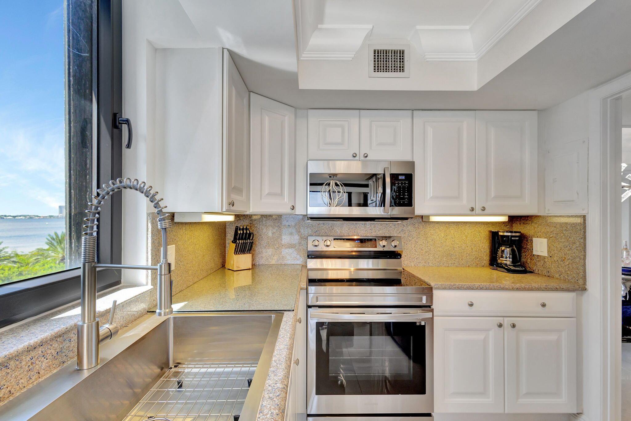 EASTPOINTE CONDO - Residential