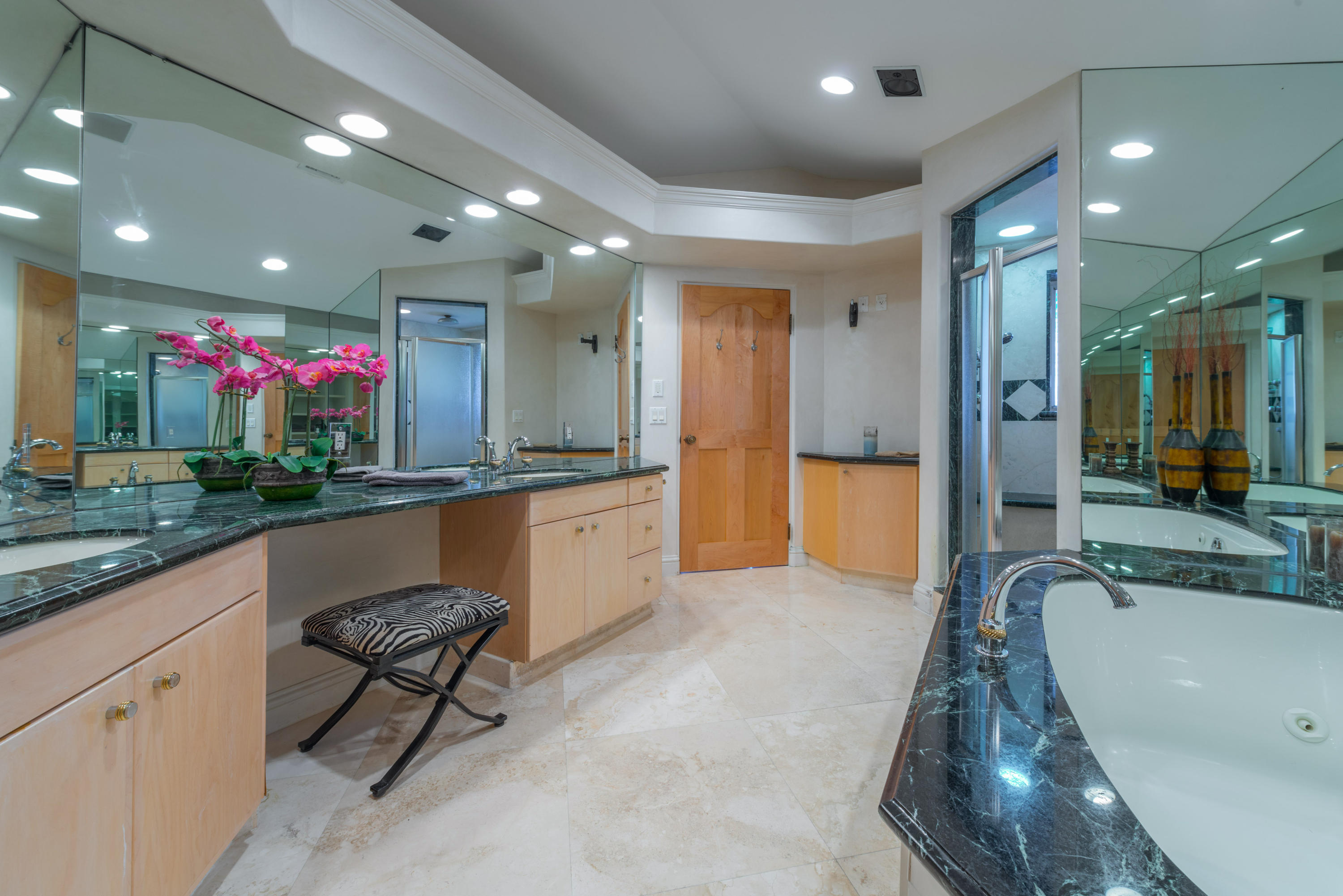 LAS OLAS BY THE SEA EXT - Residential