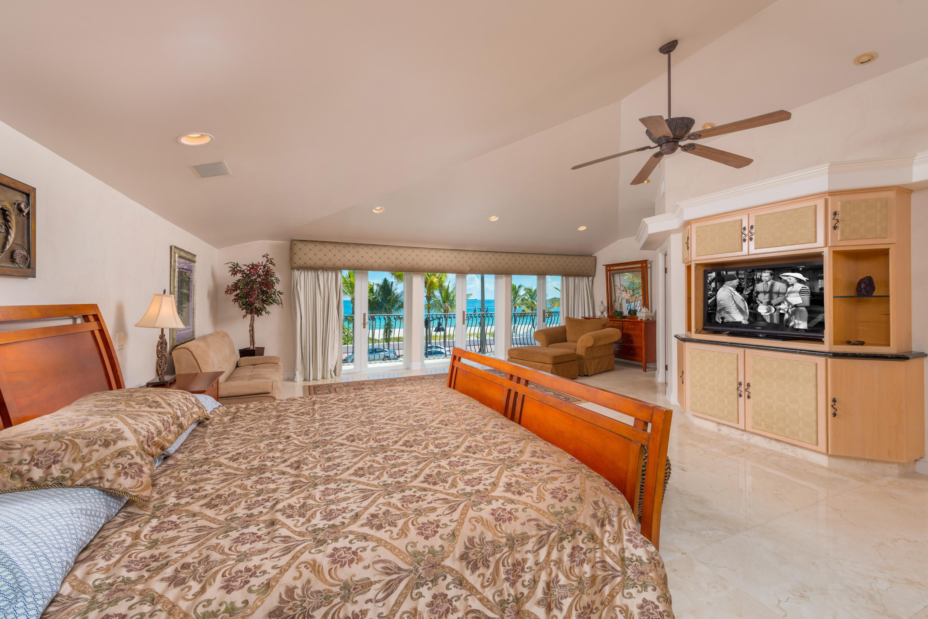 LAS OLAS BY THE SEA EXT - Residential