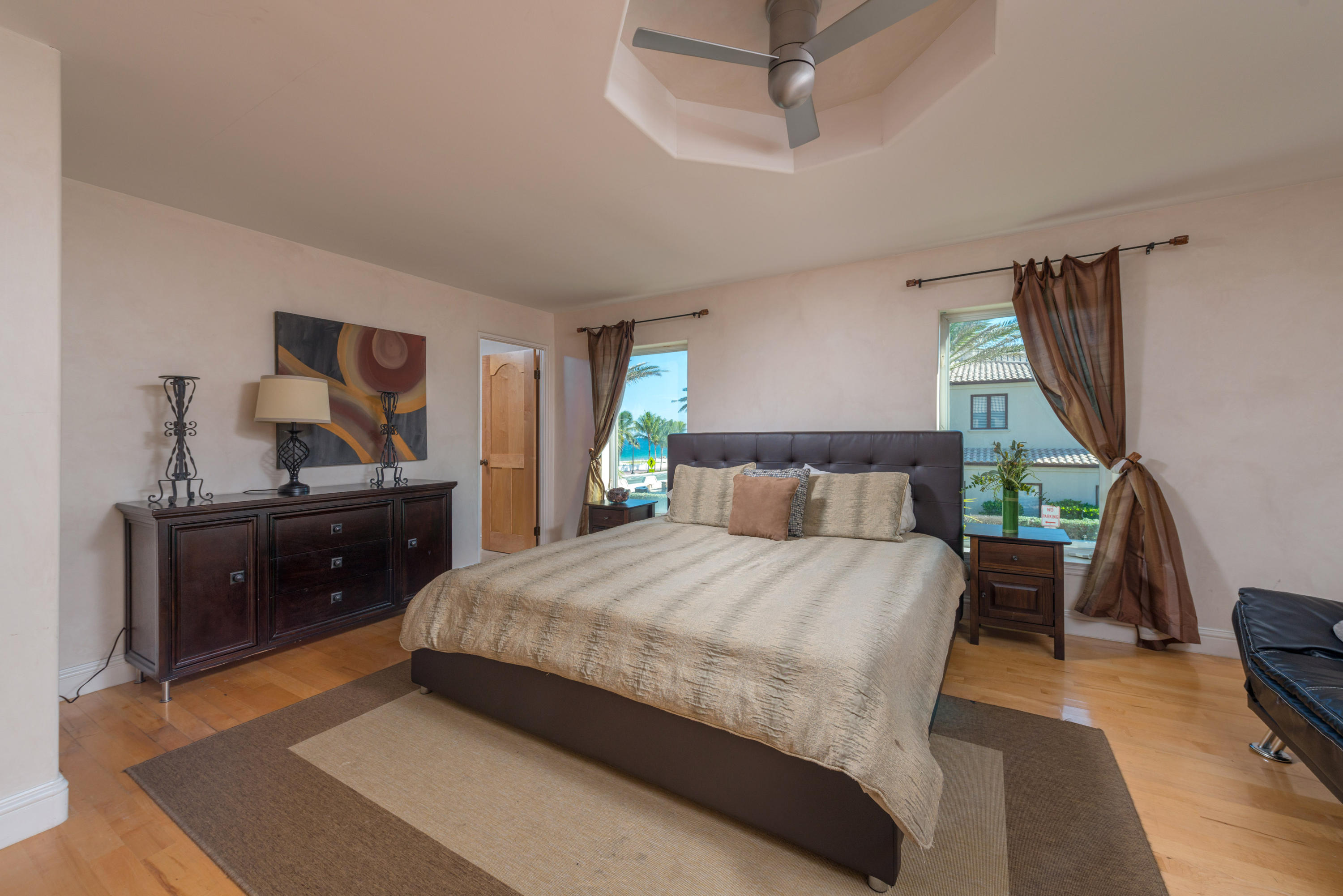 LAS OLAS BY THE SEA EXT - Residential