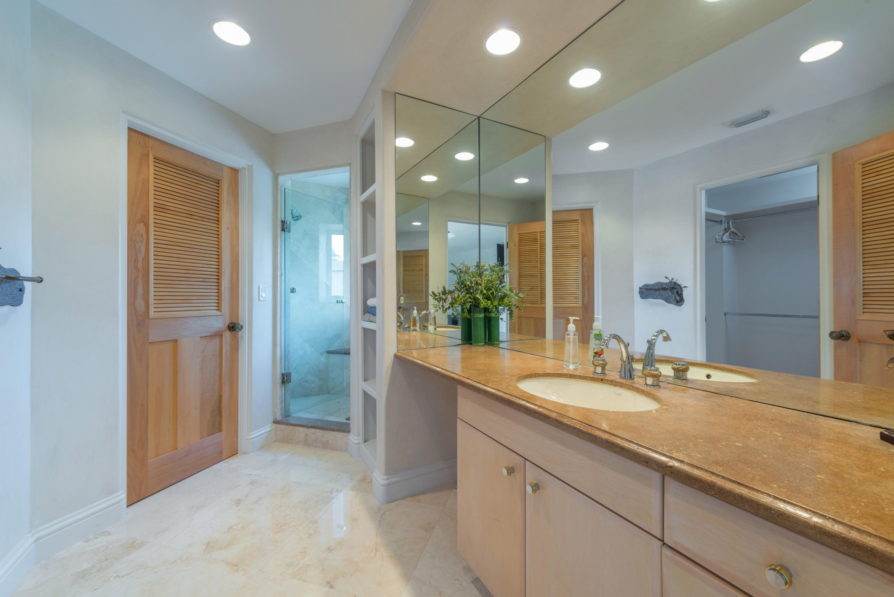 LAS OLAS BY THE SEA EXT - Residential