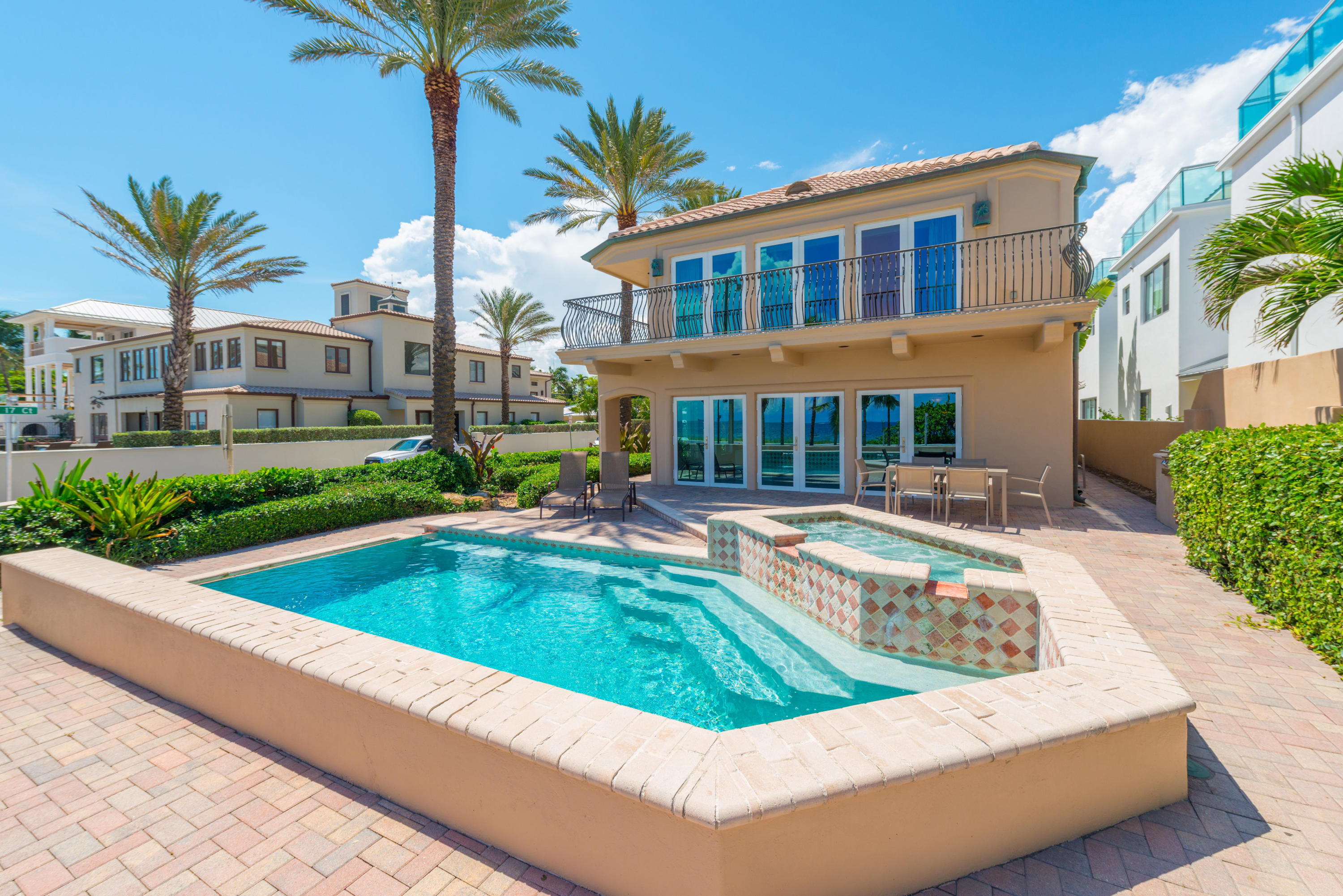 LAS OLAS BY THE SEA EXT - Residential