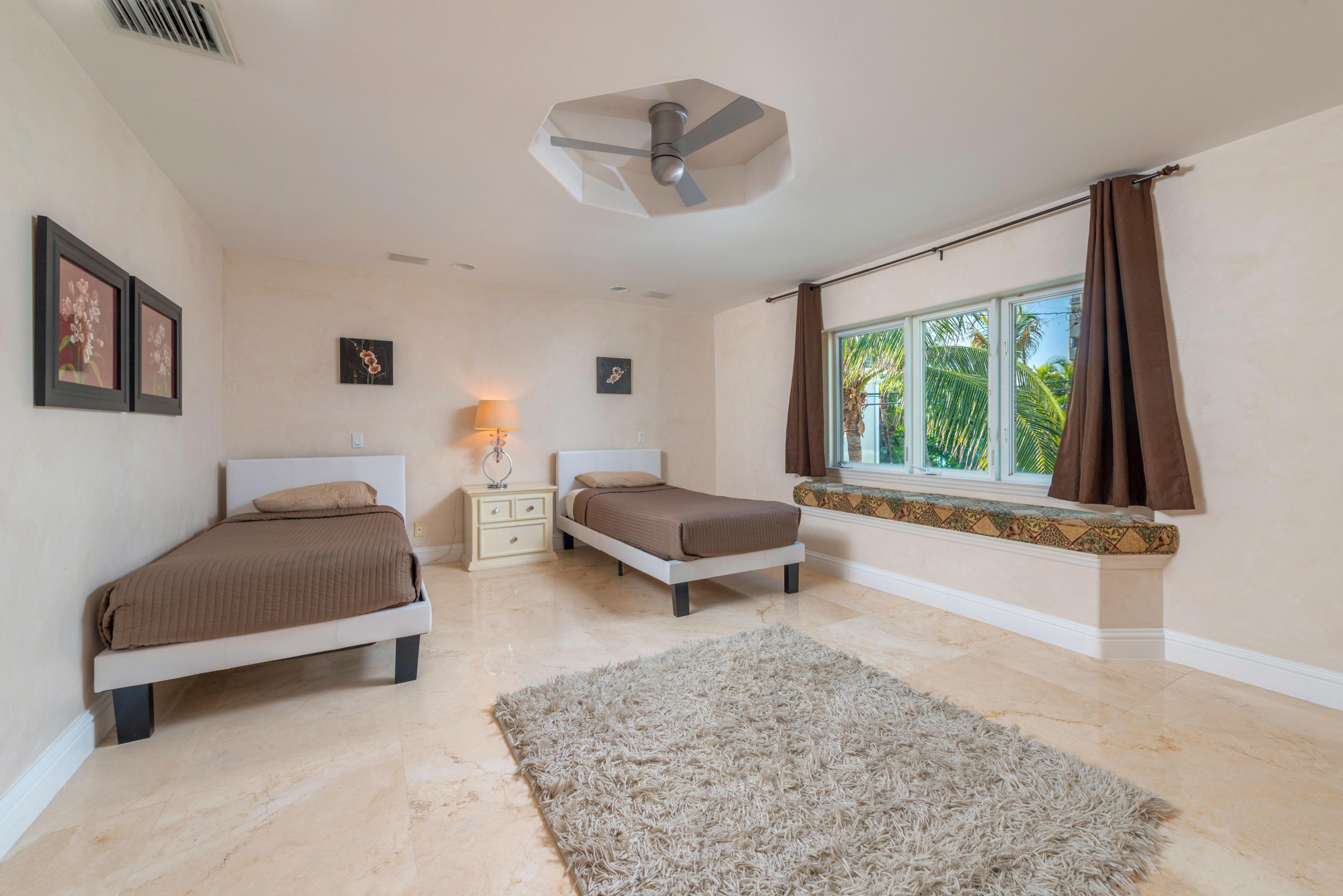 LAS OLAS BY THE SEA EXT - Residential