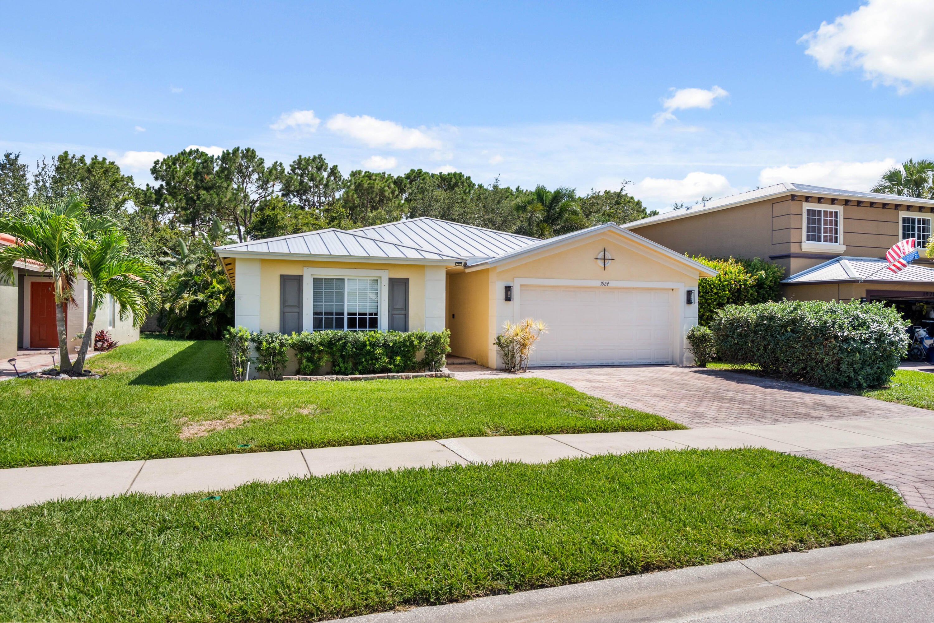 1924 SW JAMESPORT Drive