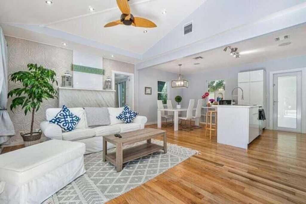 Photo of 11 SW 4th Street, Delray Beach, FL 33444 (MLS # R11166954)