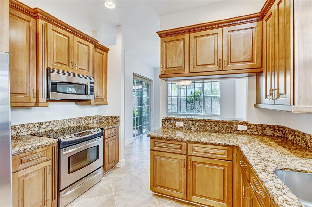 Photo of 5035 Vine Cliff Way W, Palm Beach Gardens, FL 33418 (MLS # R10869735)