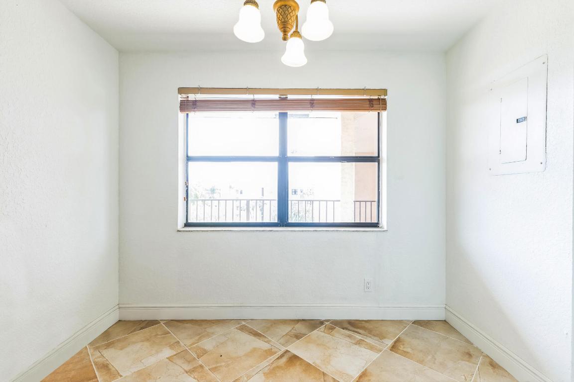 SUNRISE LAKES 183 CONDO - Residential