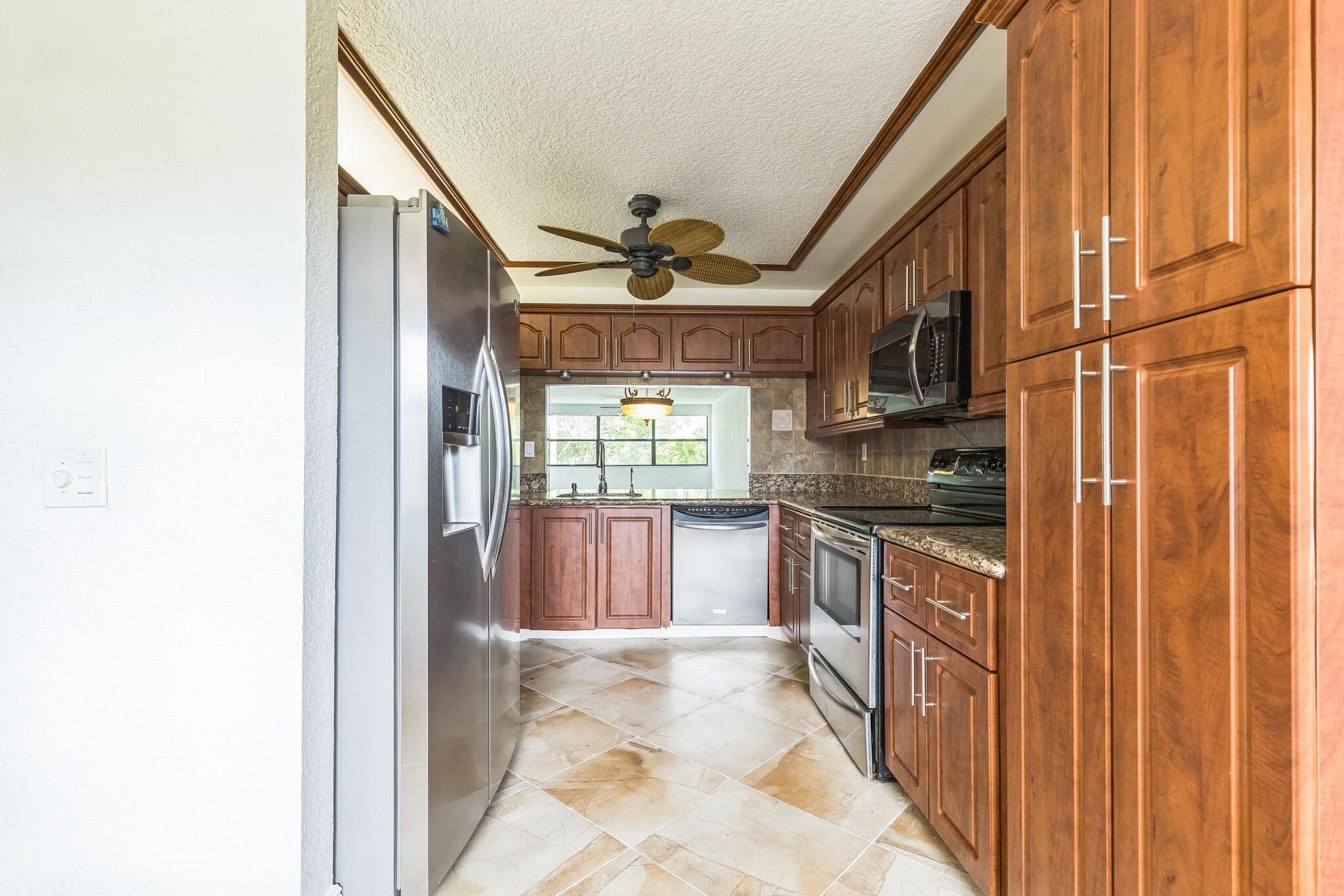 SUNRISE LAKES 183 CONDO - Residential