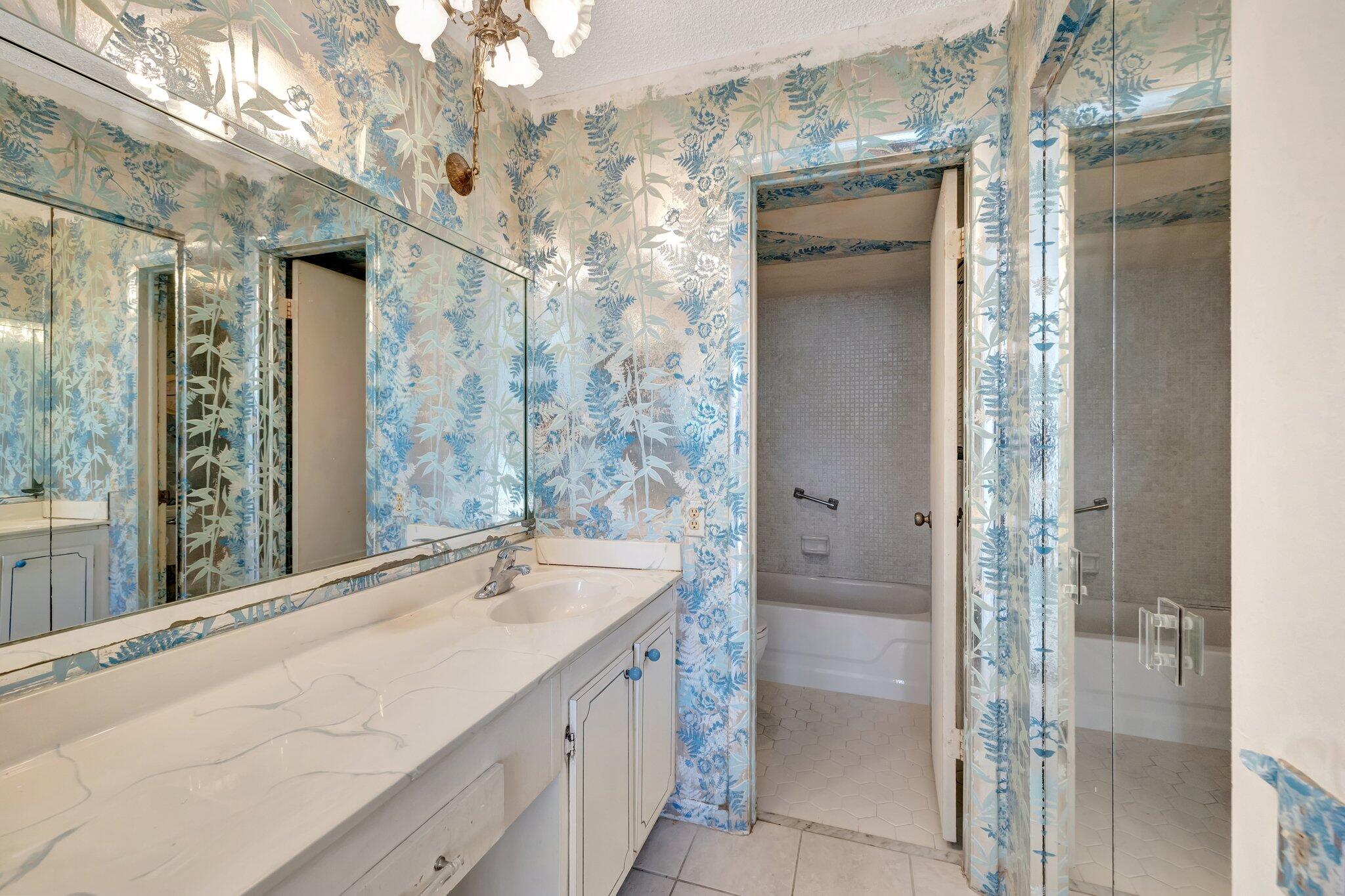 LIME BAY CONDOMINIUM 6 - Residential