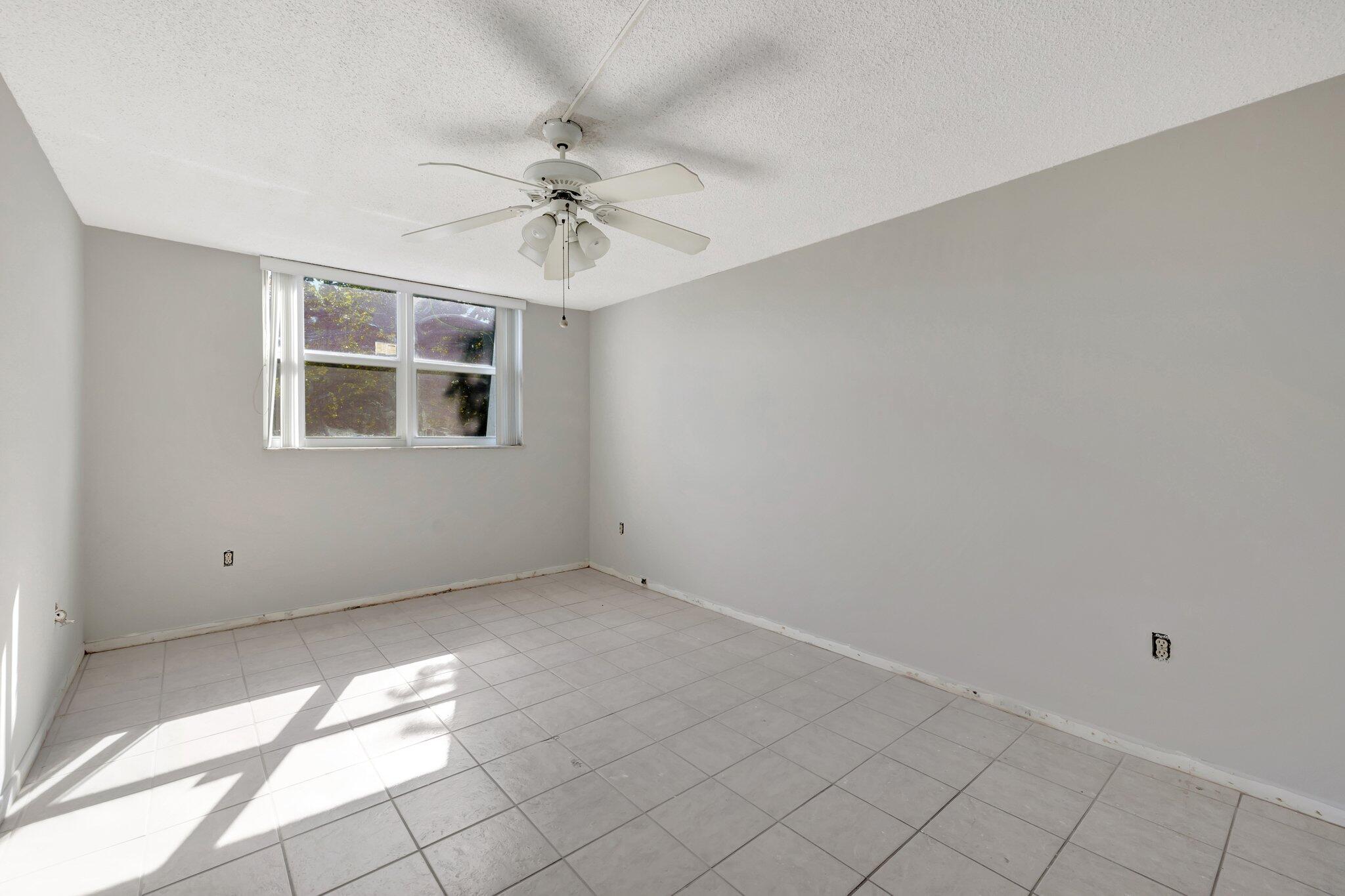 LIME BAY CONDOMINIUM 6 - Residential