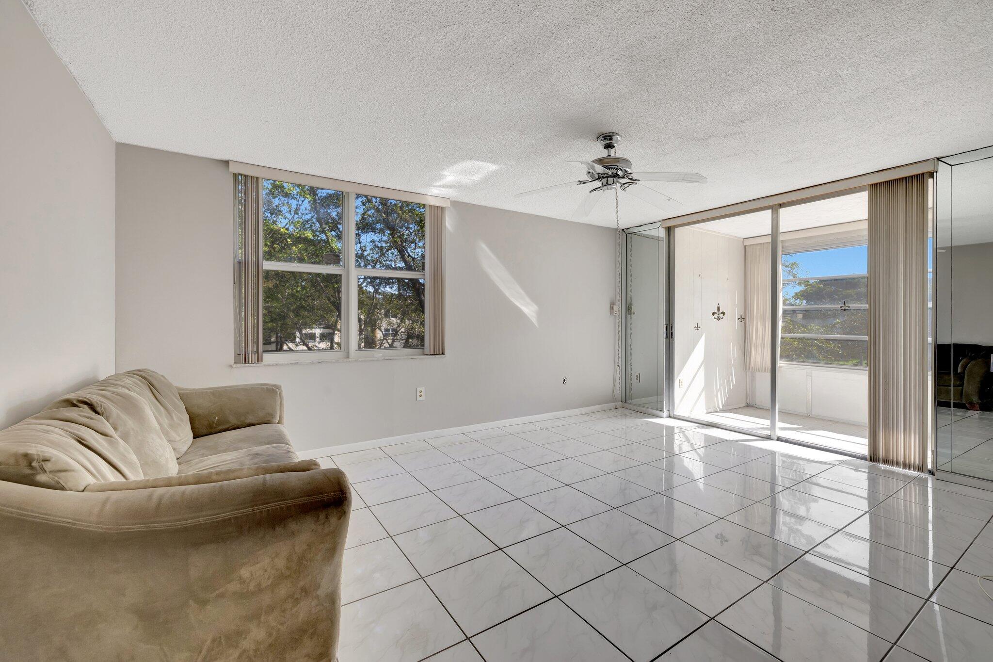 LIME BAY CONDOMINIUM 6 - Residential