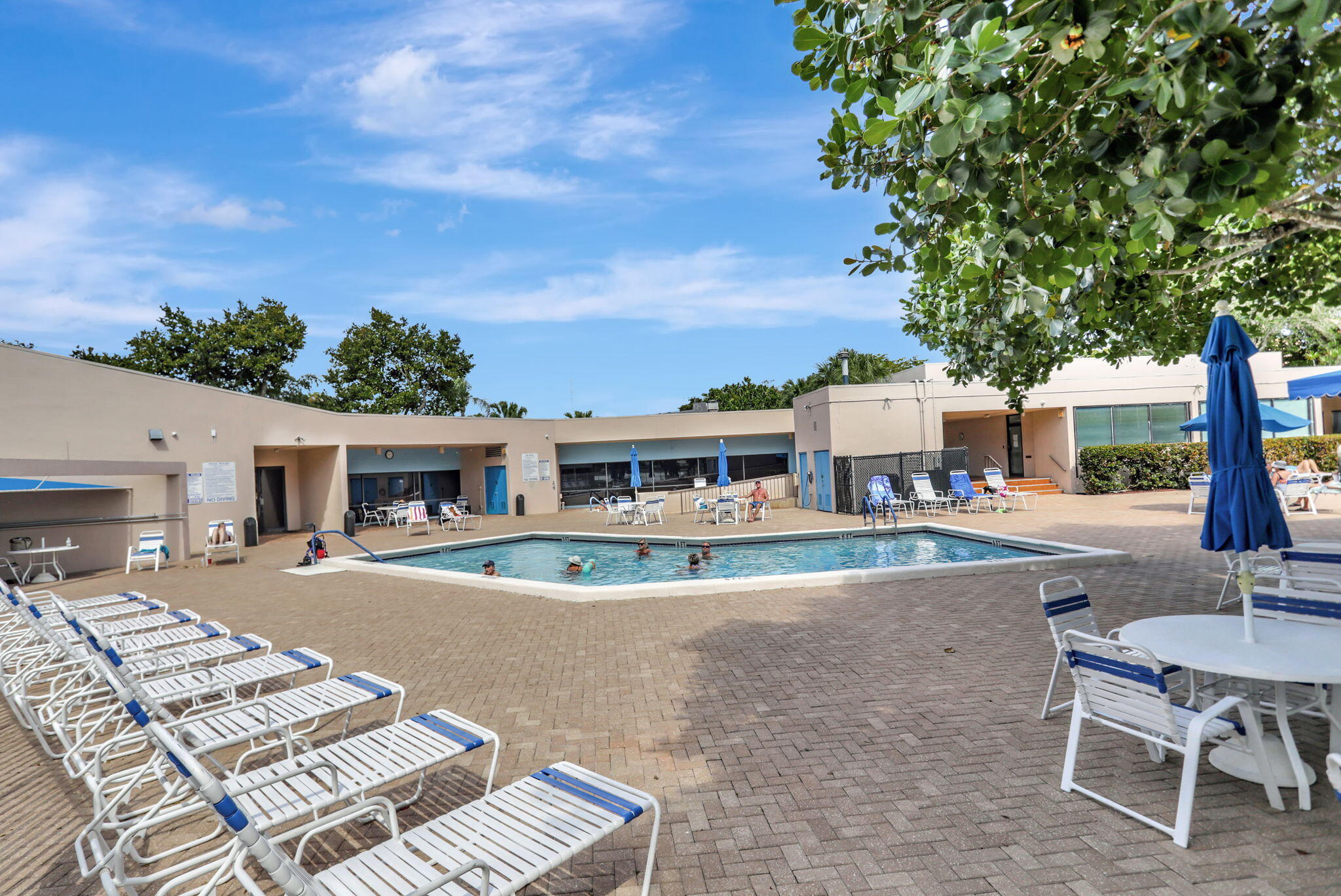LIME BAY CONDOMINIUM 6 - Residential