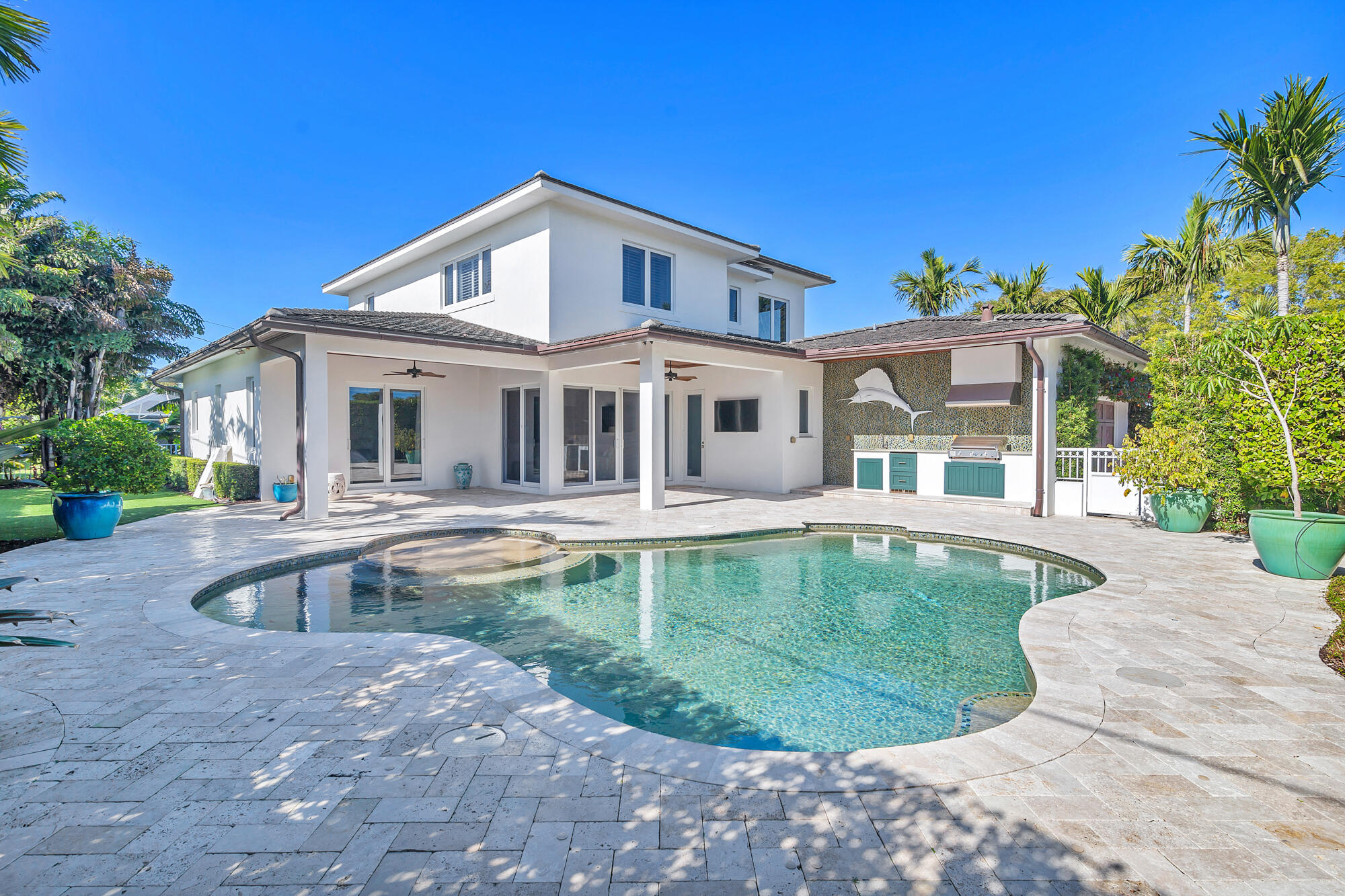 YACHT CLUB - Residential