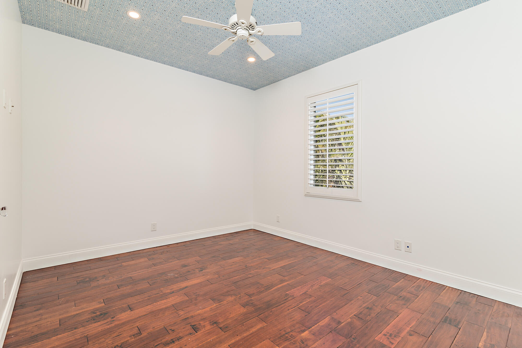 YACHT CLUB - Residential