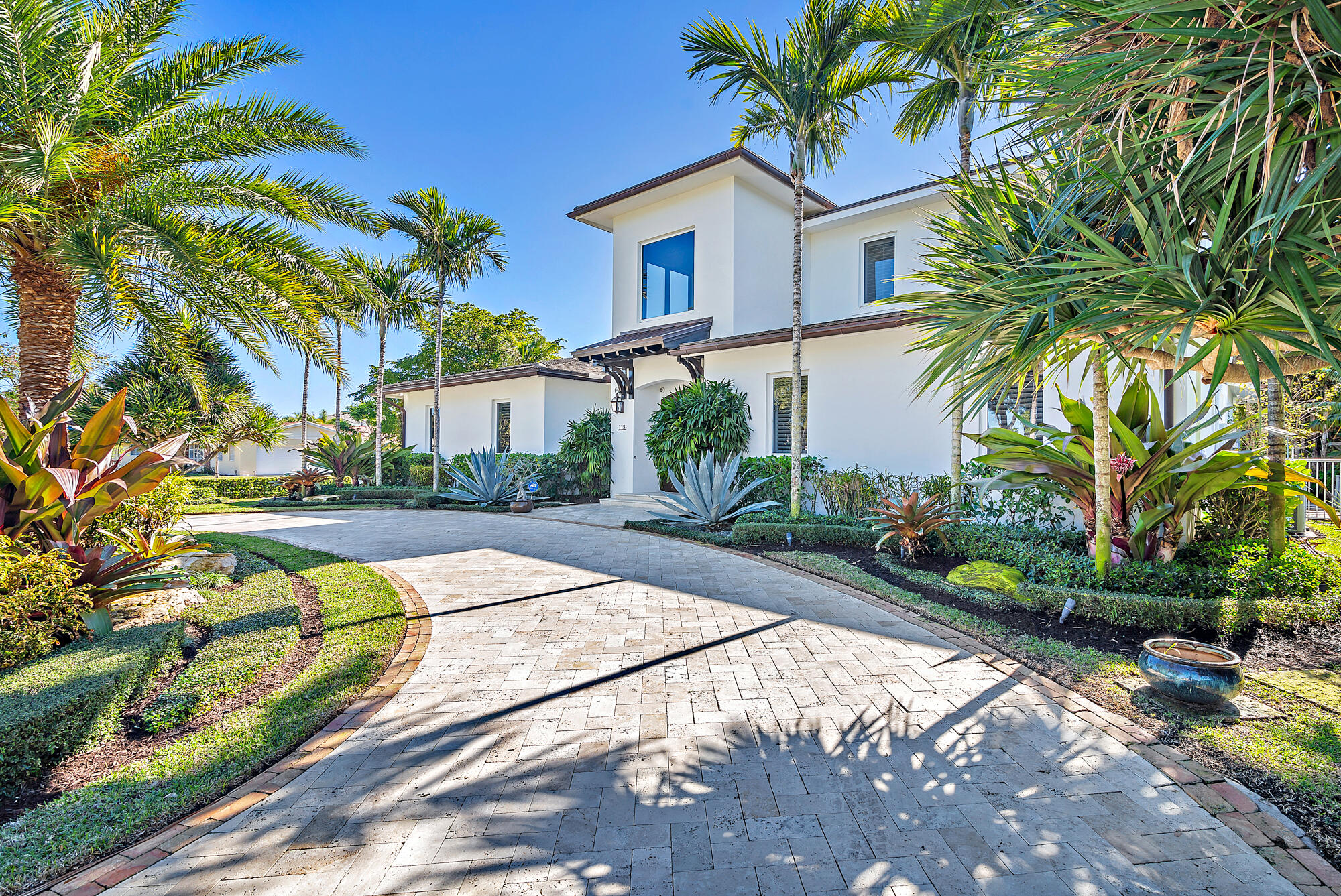 YACHT CLUB - Residential