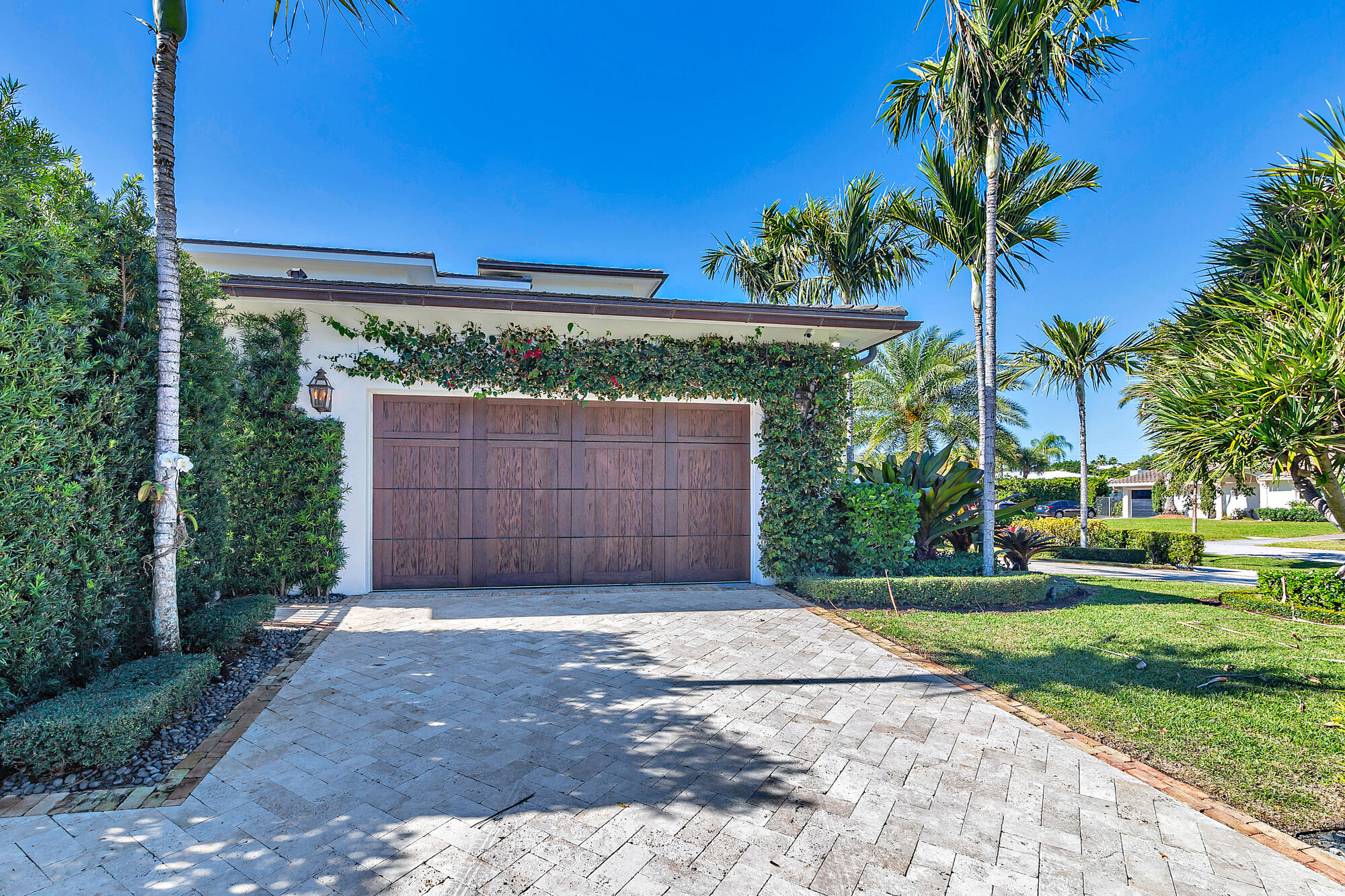 YACHT CLUB - Residential