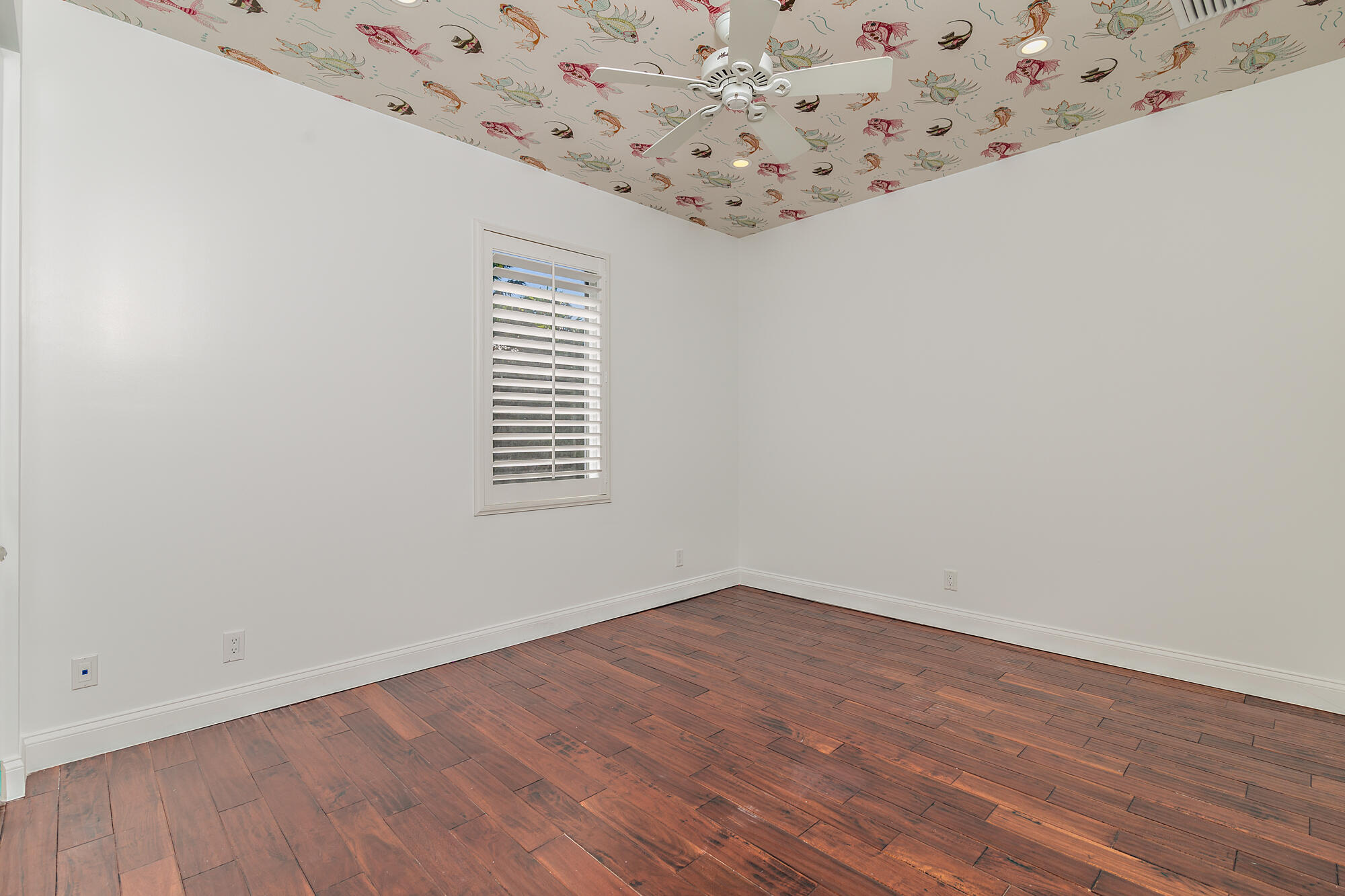 YACHT CLUB - Residential