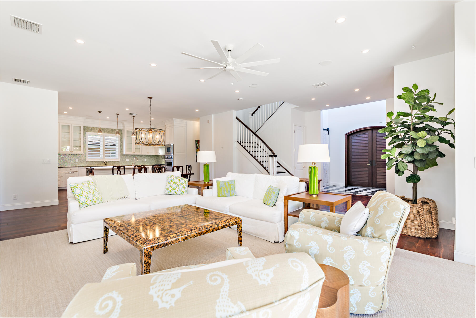 YACHT CLUB - Residential