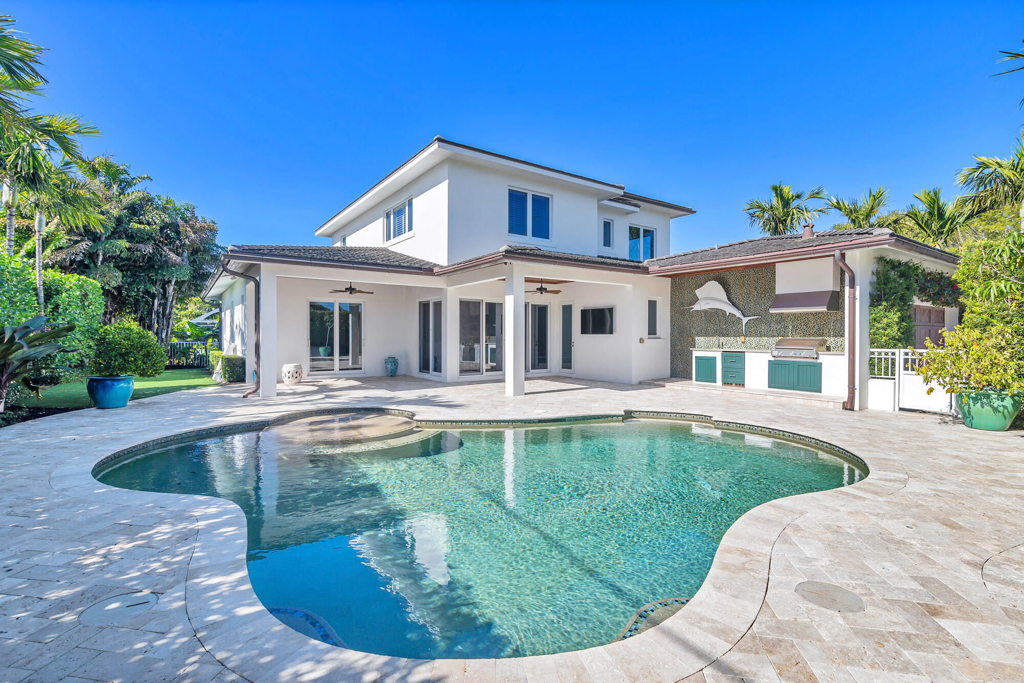 YACHT CLUB - Residential