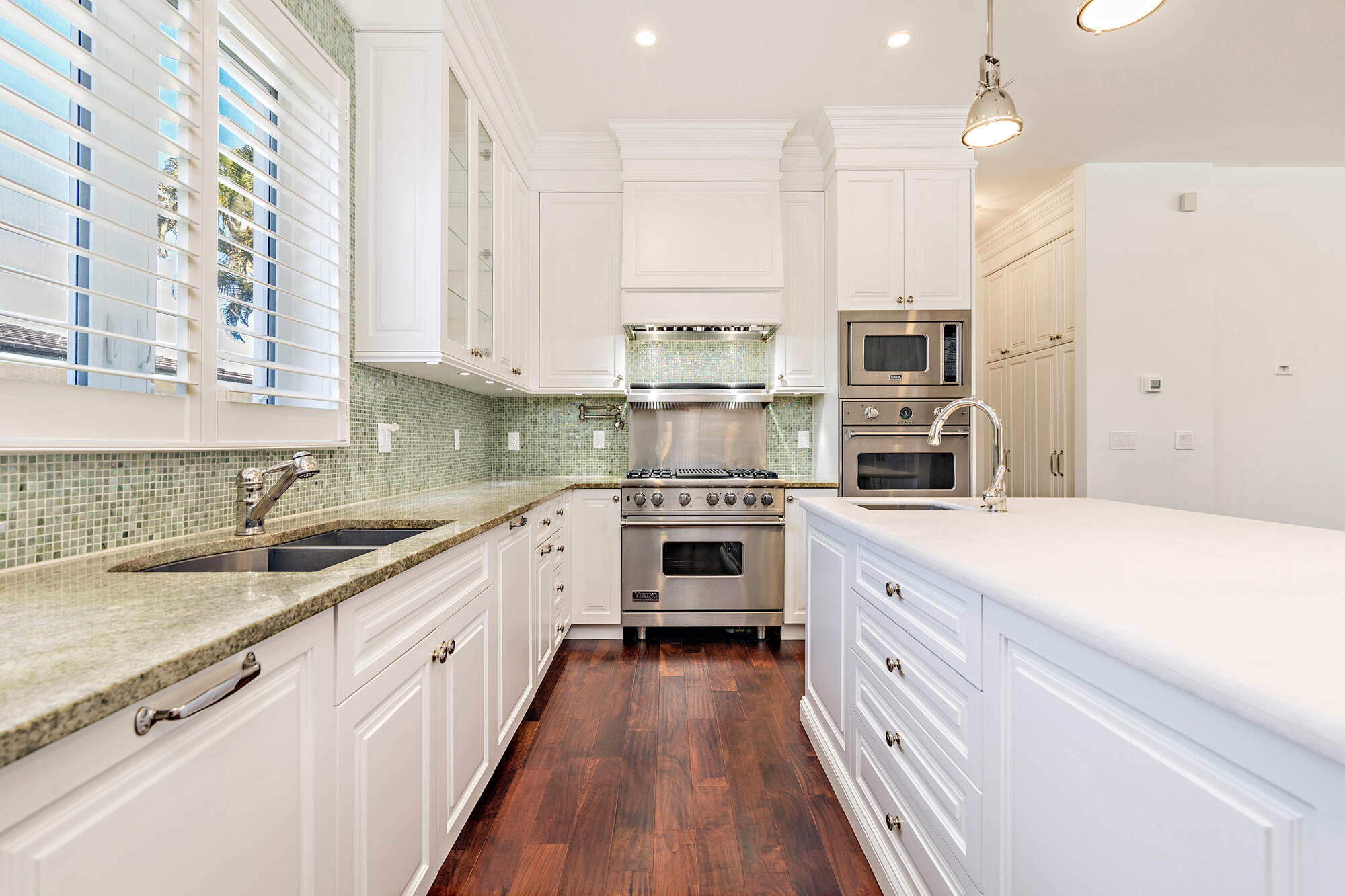 YACHT CLUB - Residential