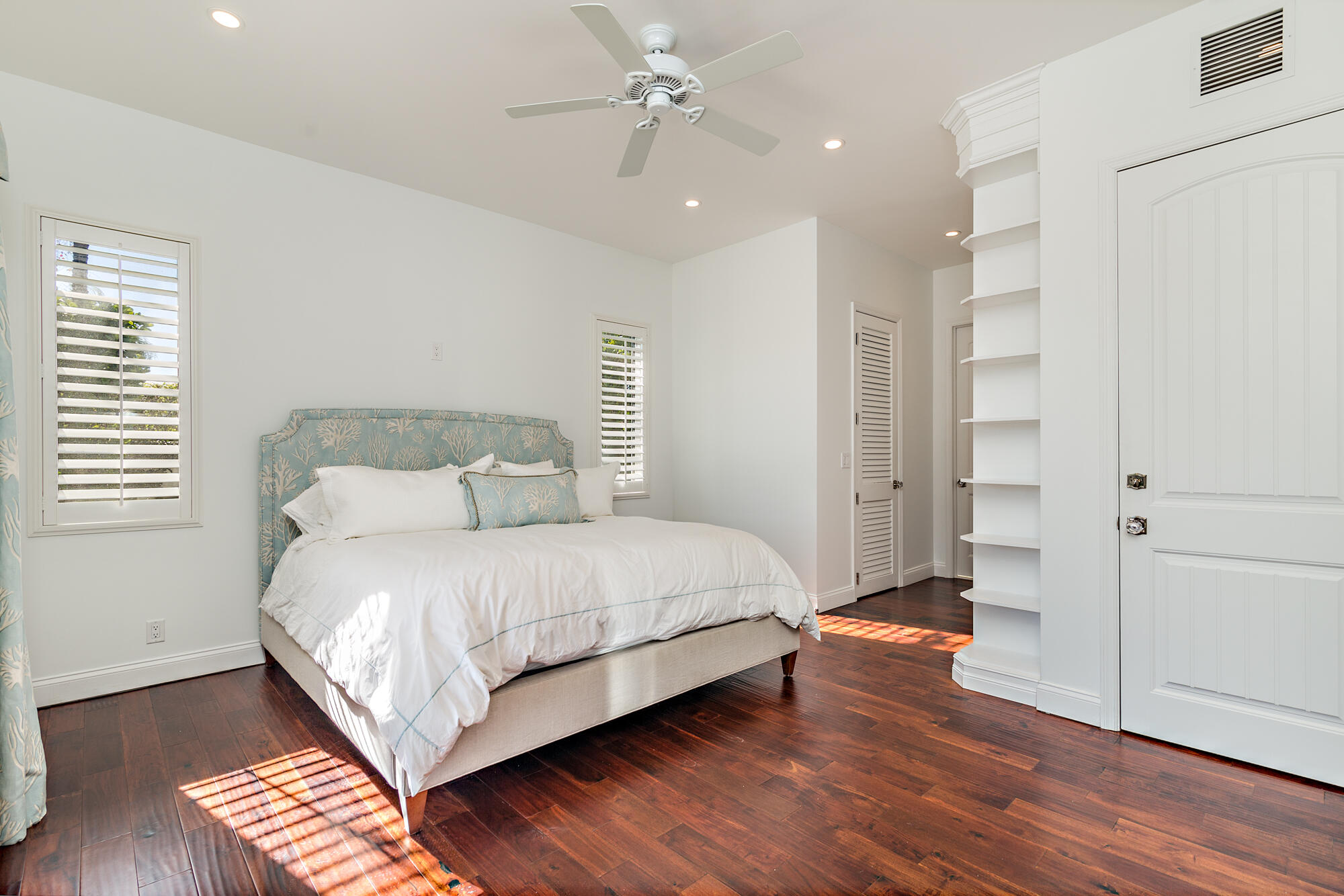 YACHT CLUB - Residential