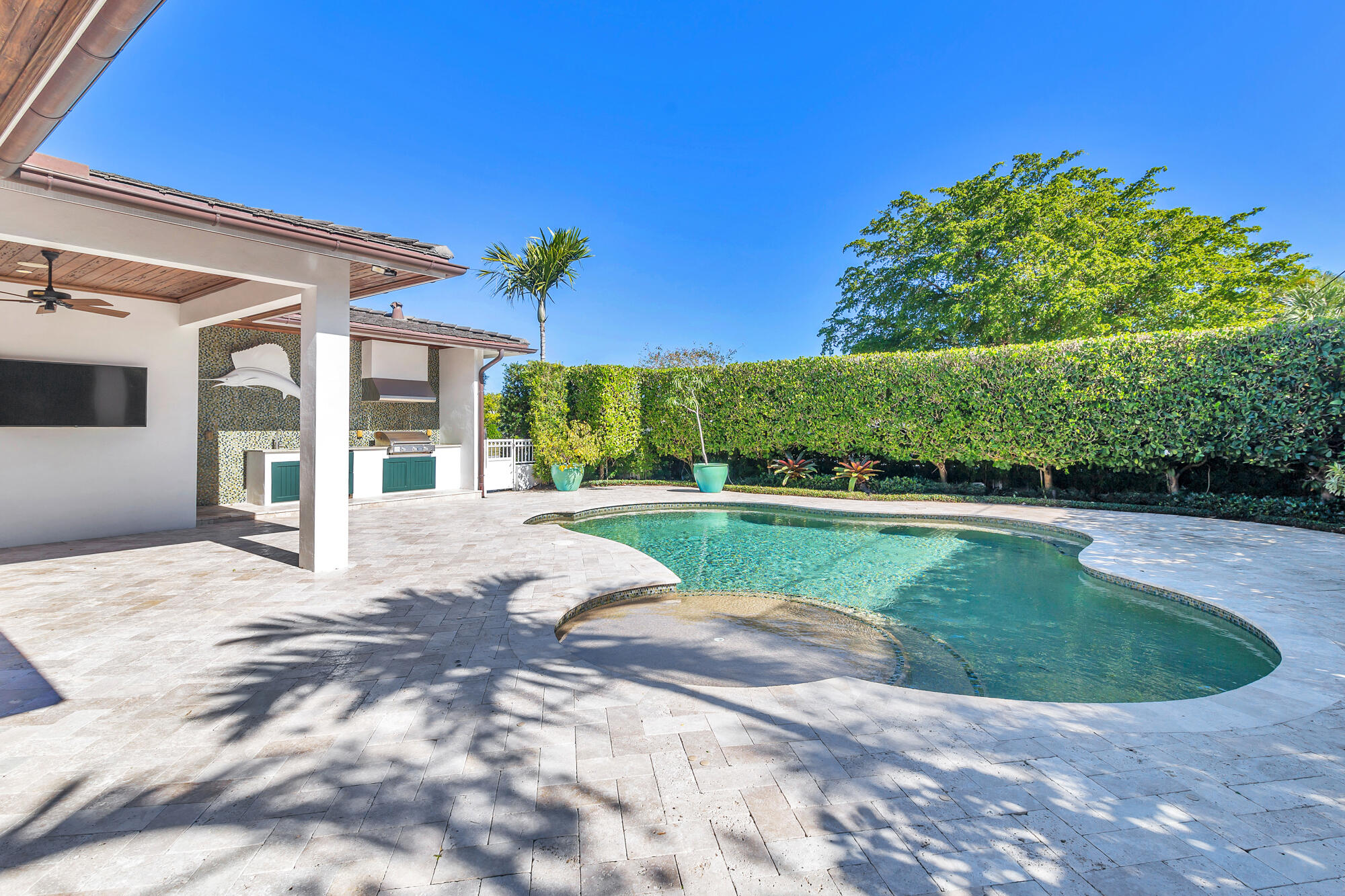 YACHT CLUB - Residential