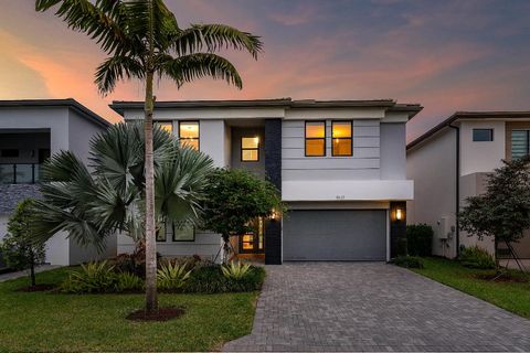 8621 Crystal Downs Avenue Boca Raton FL 33434