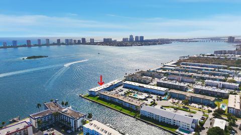 100 Shore Court 104 North Palm Beach FL 33408