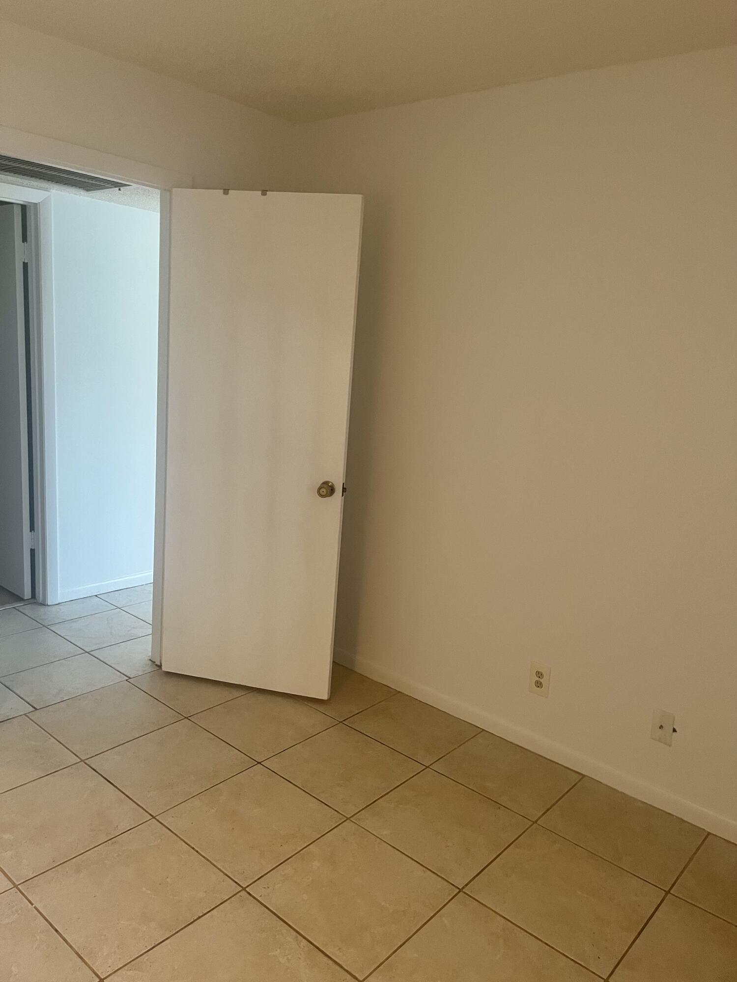 LUCERNE LAKES - Residential Lease