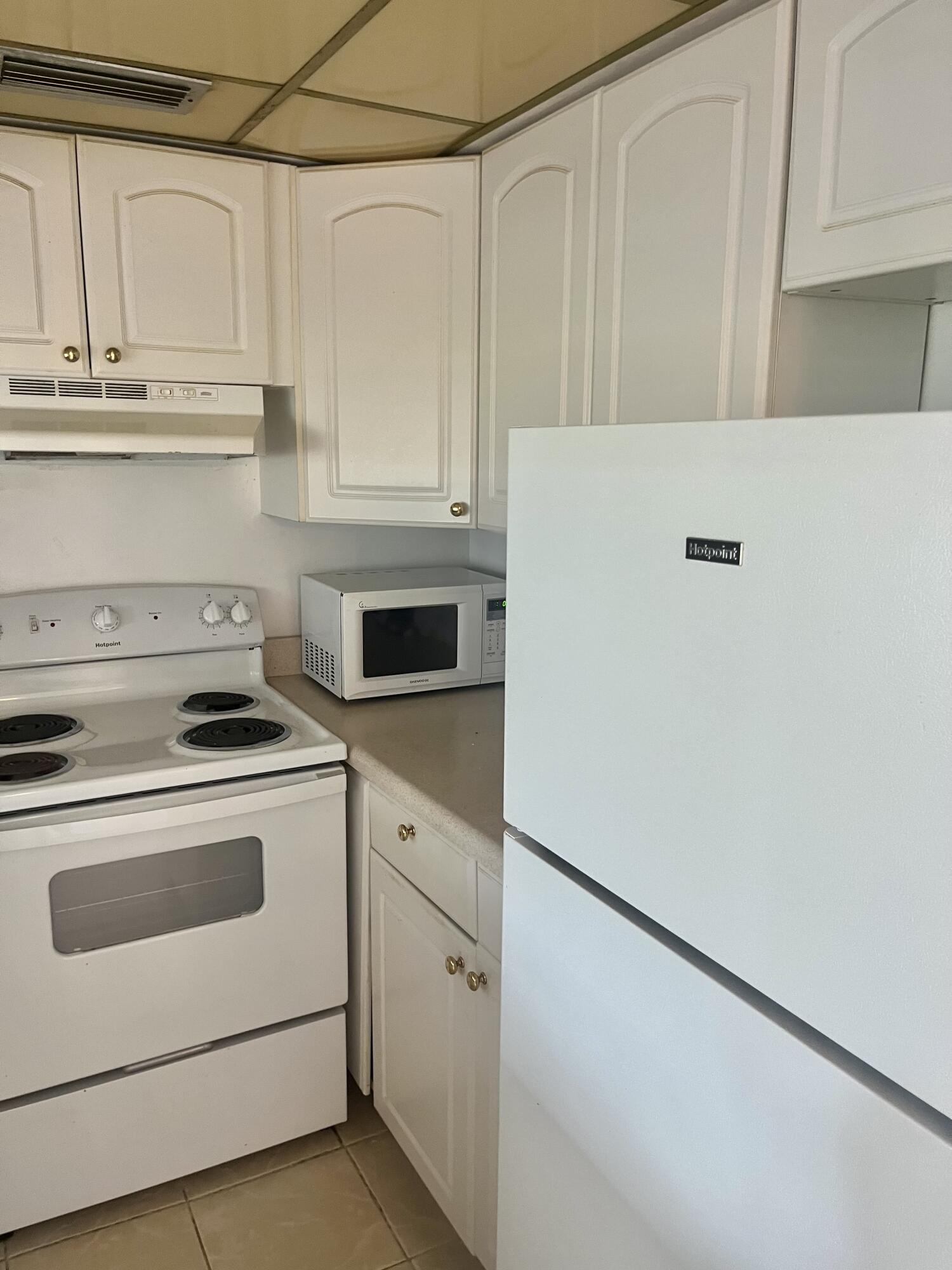 LUCERNE LAKES - Residential Lease