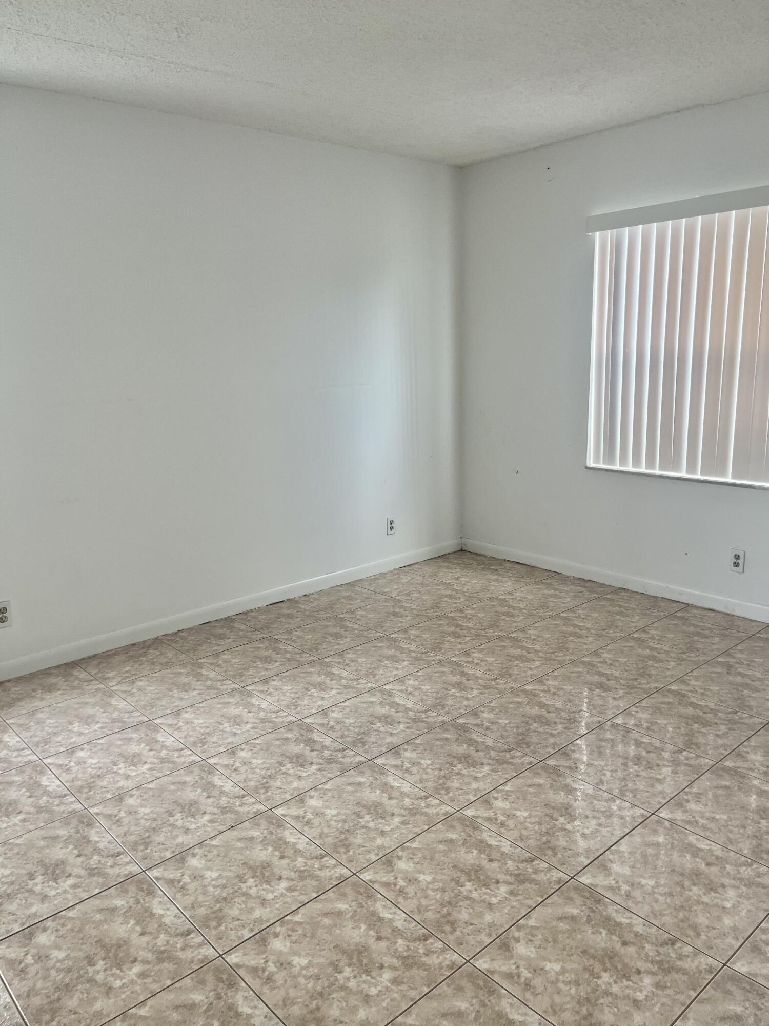 LUCERNE LAKES - Residential Lease