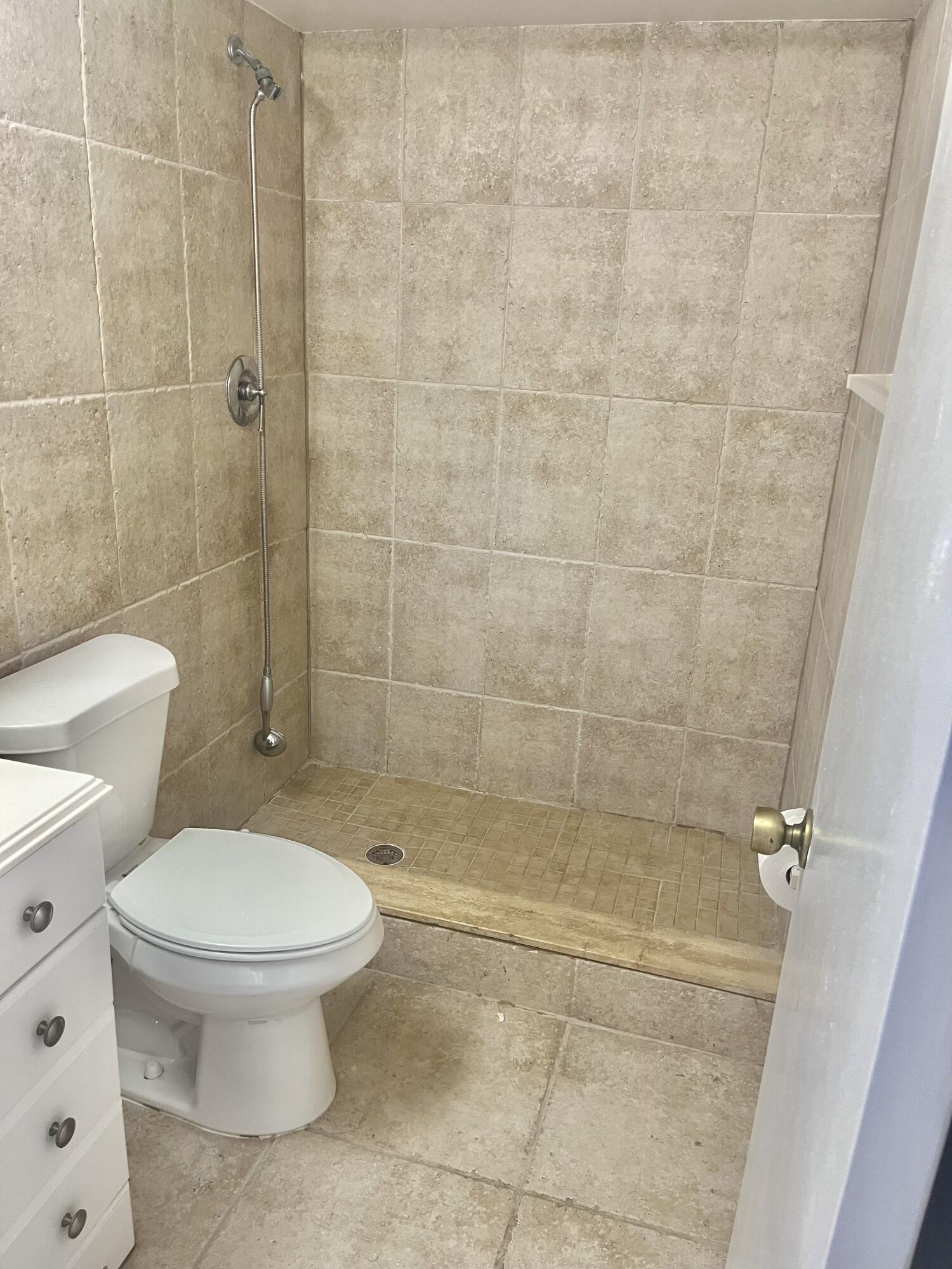 LUCERNE LAKES - Residential Lease