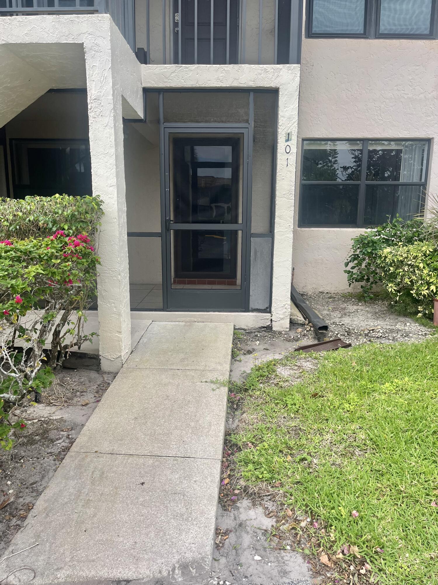 LUCERNE LAKES - Residential Lease