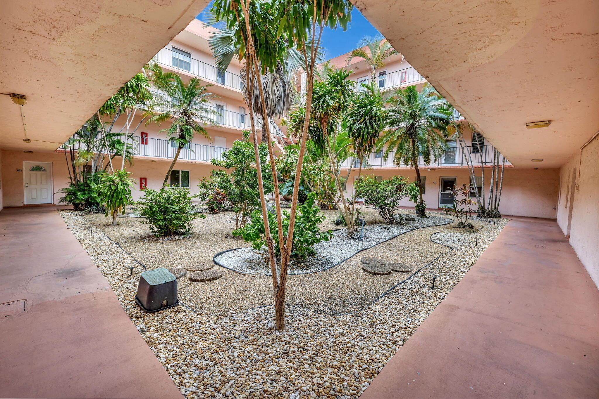 2851 Somerset Drive 406