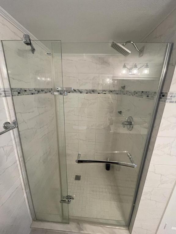 HIBISCUS BY THE SEA CONDOMINIUM - Residential Lease