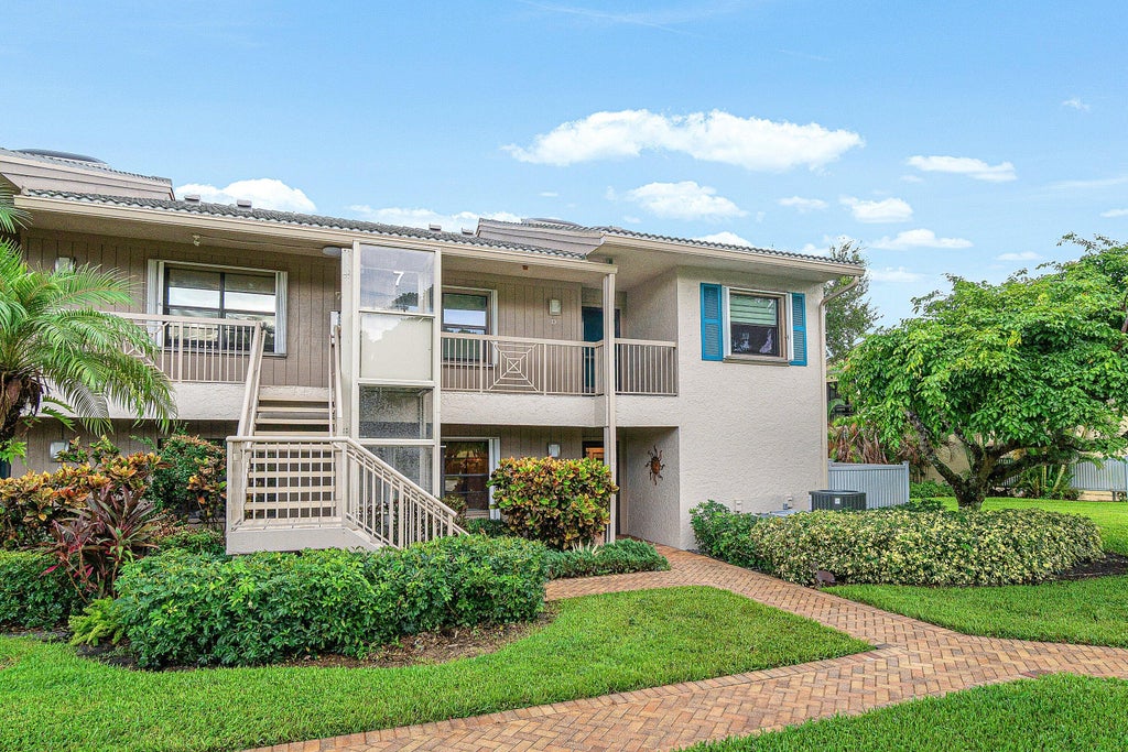 Photo of 7 Eastgate Drive #C, Boynton Beach, FL 33436 (MLS # B26081403)