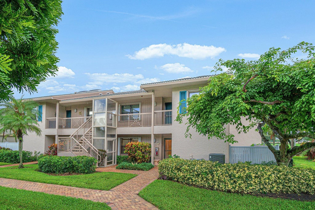 Photo of 7 Eastgate Drive #C, Boynton Beach, FL 33436 (MLS # B26081403)