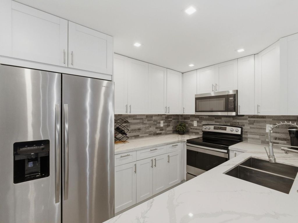 Photo of 397 Burgundy I, Delray Beach, FL 33484 (MLS # B26006354)