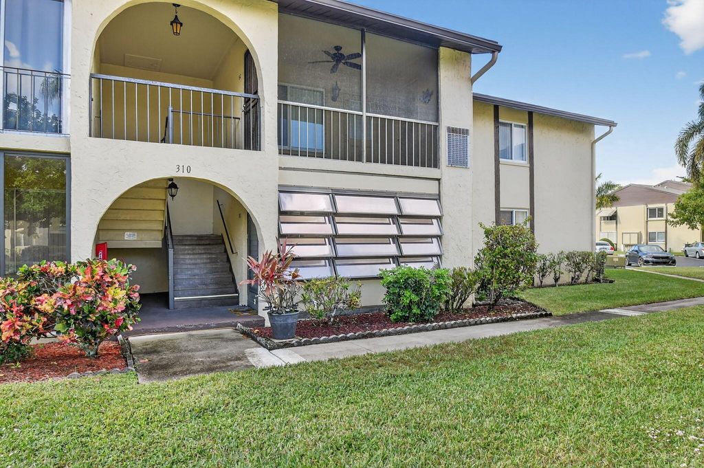 Photo of 310 Pine Ridge Circle #B-1, Greenacres, FL 33463 (MLS # R11146078)