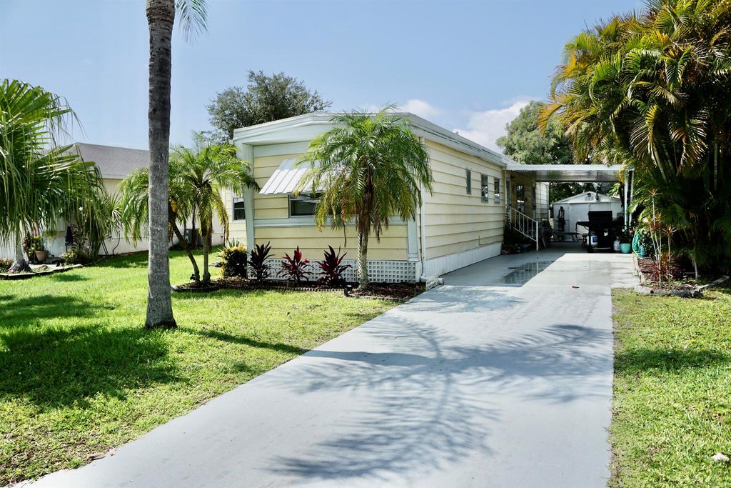 Photo of 29 El Camino Real Real, Port Saint Lucie, FL 34952 (MLS # R10910964)