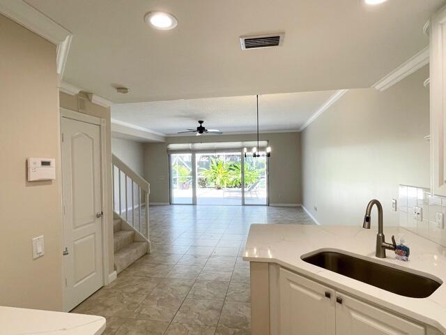 CATALINA LAKES - Residential Lease