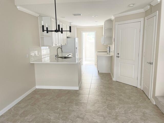 CATALINA LAKES - Residential Lease