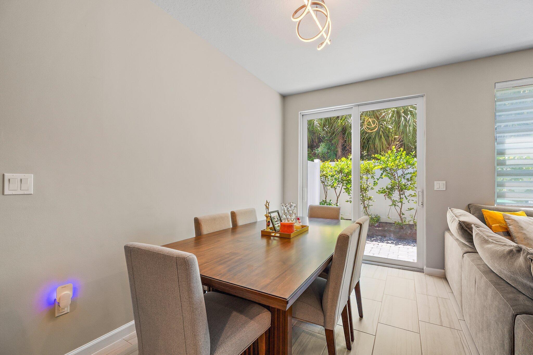 ENCLAVE AT MANGONIA PARK - Residential